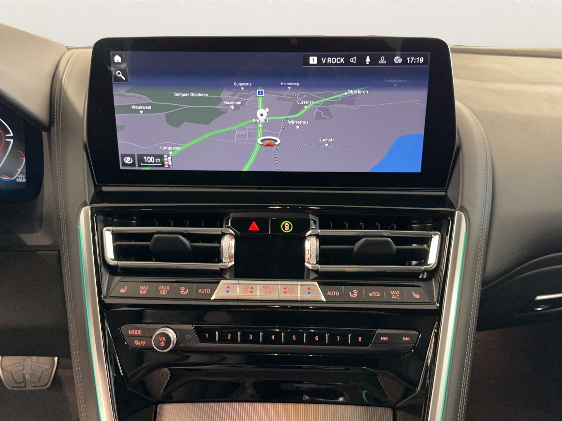 BMW 840i xDrive-image-14