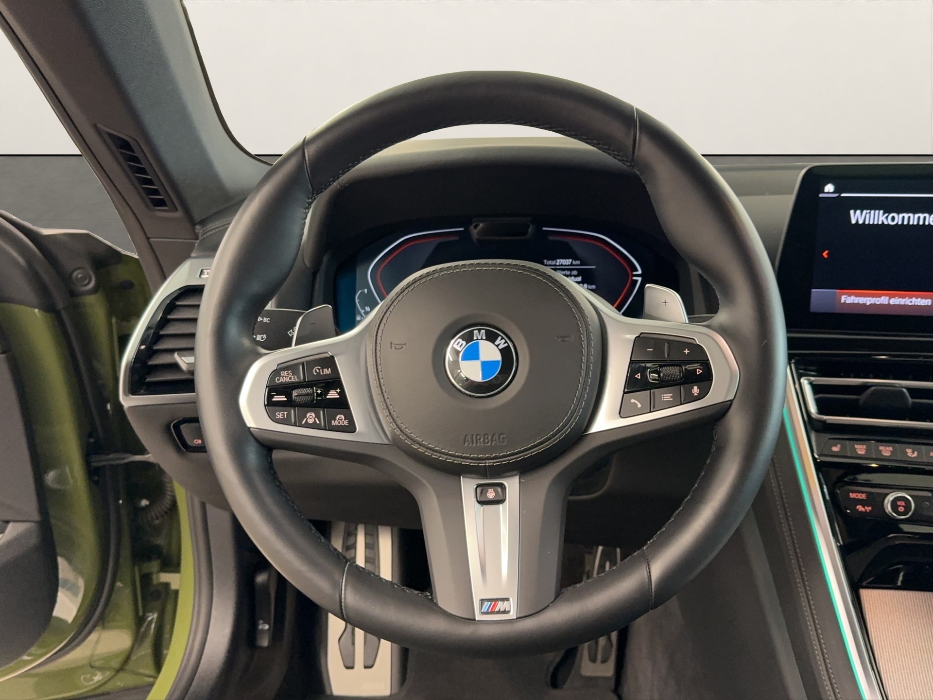 BMW 840i xDrive-image-10