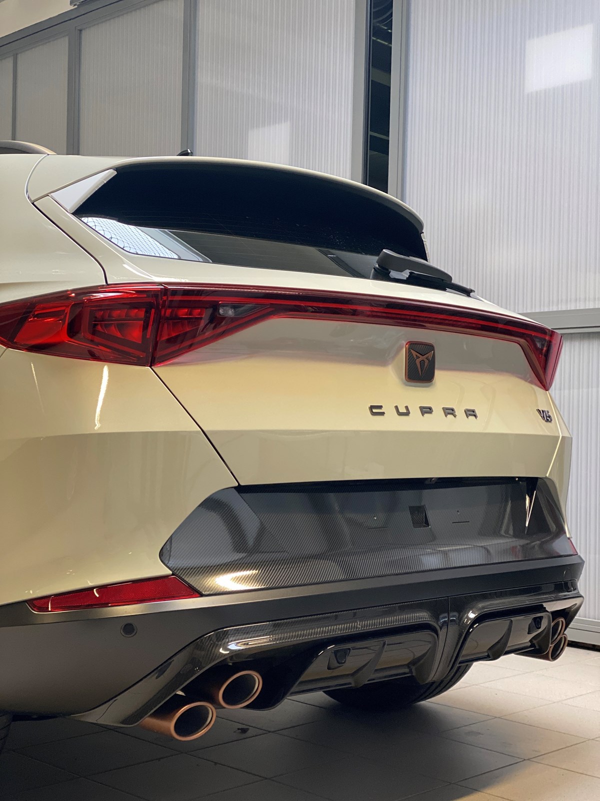 CUPRA Formentor 2.5TSI VZ5 Taiga Grey 4Drive DSG-image-6