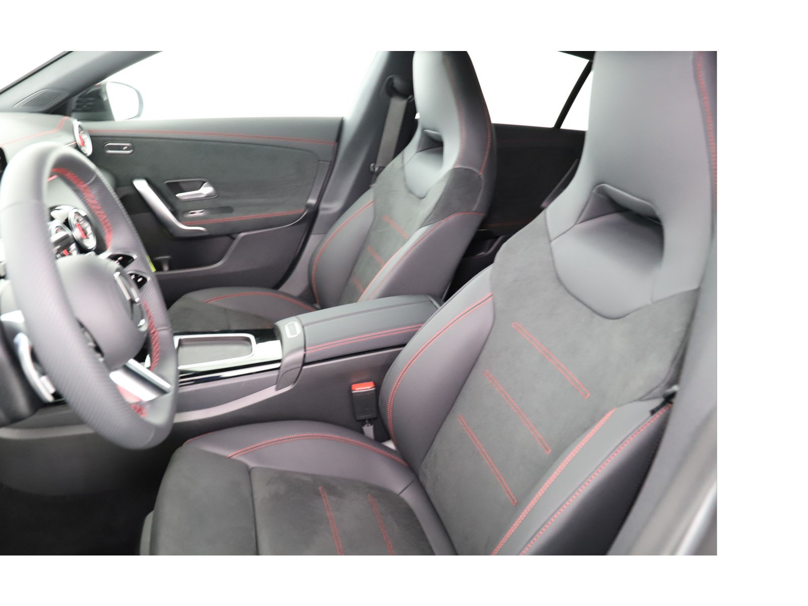 MERCEDES-BENZ CLA SB 250 8G-DCT 4M-image-13