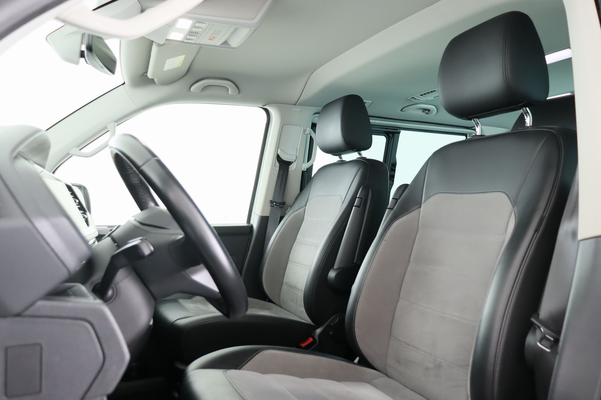 VW T6.1 Multivan 2.0 Bi-TDI Highline 4Motion DSG-image-11