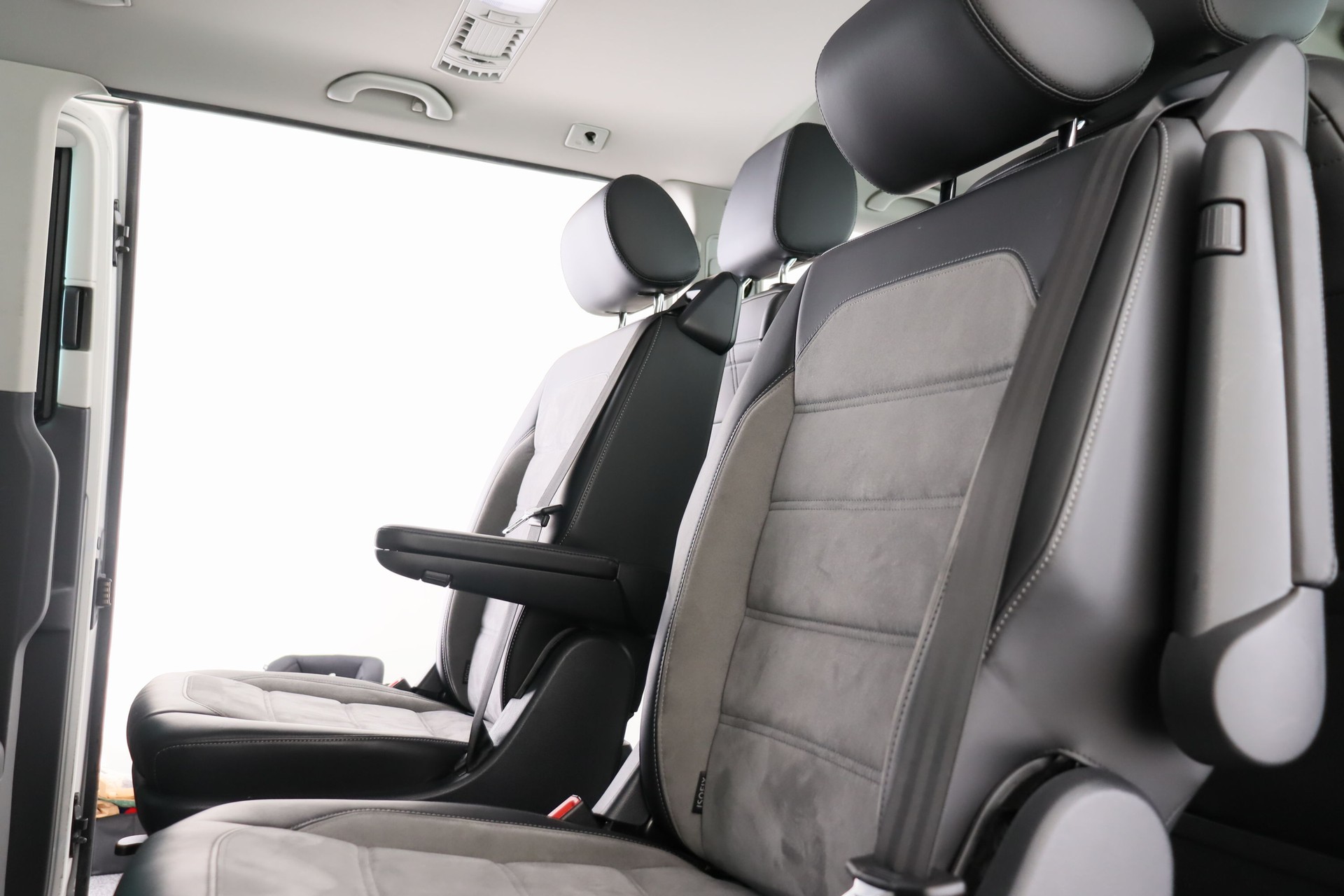 VW T6.1 Multivan 2.0 Bi-TDI Highline 4Motion DSG-image-13