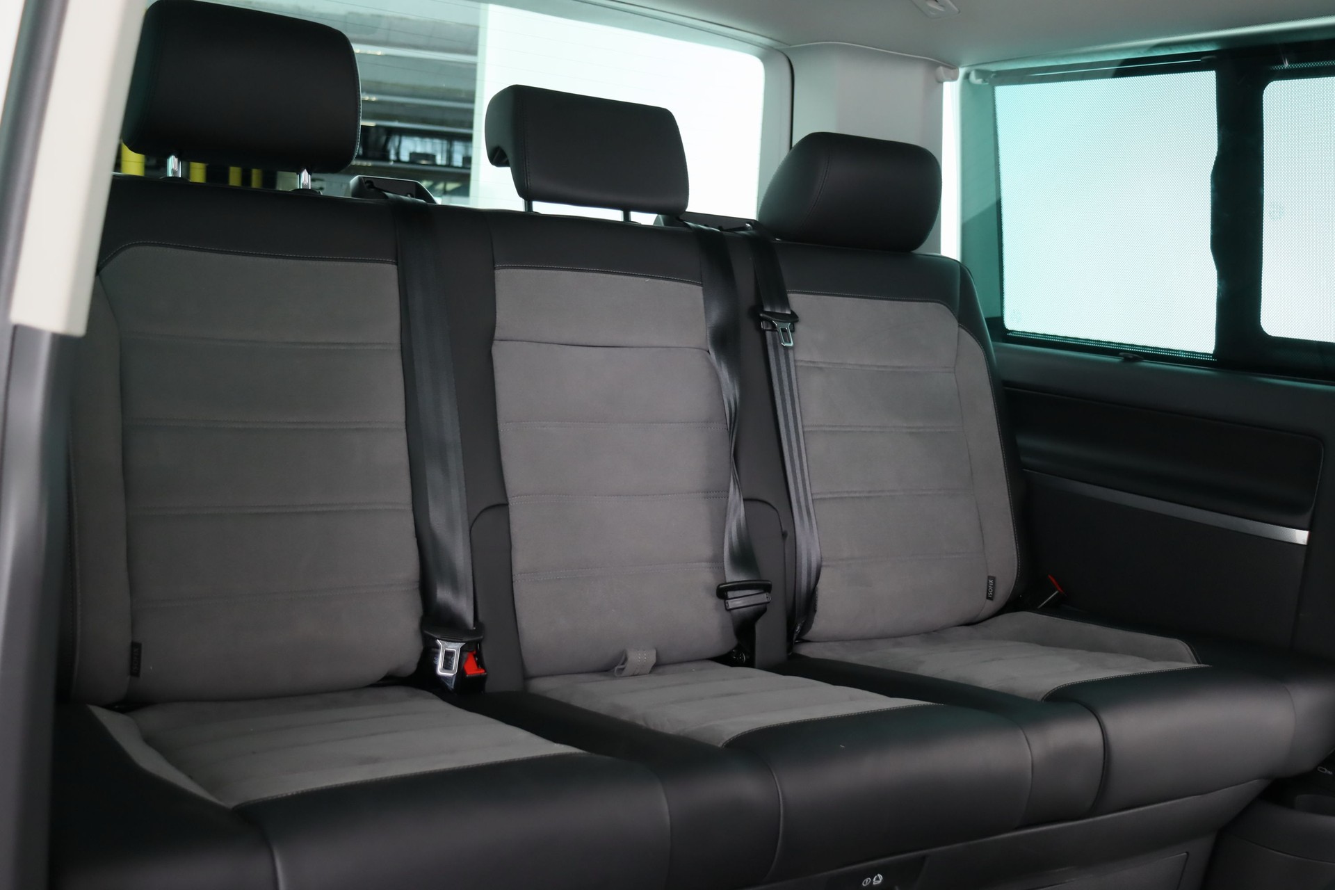 VW T6.1 Multivan 2.0 Bi-TDI Highline 4Motion DSG-image-12