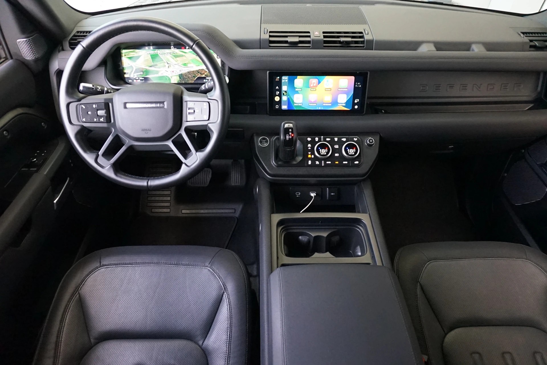 LAND ROVER Defender90 I6 250 X-D SE 250PS 4x4-image-12
