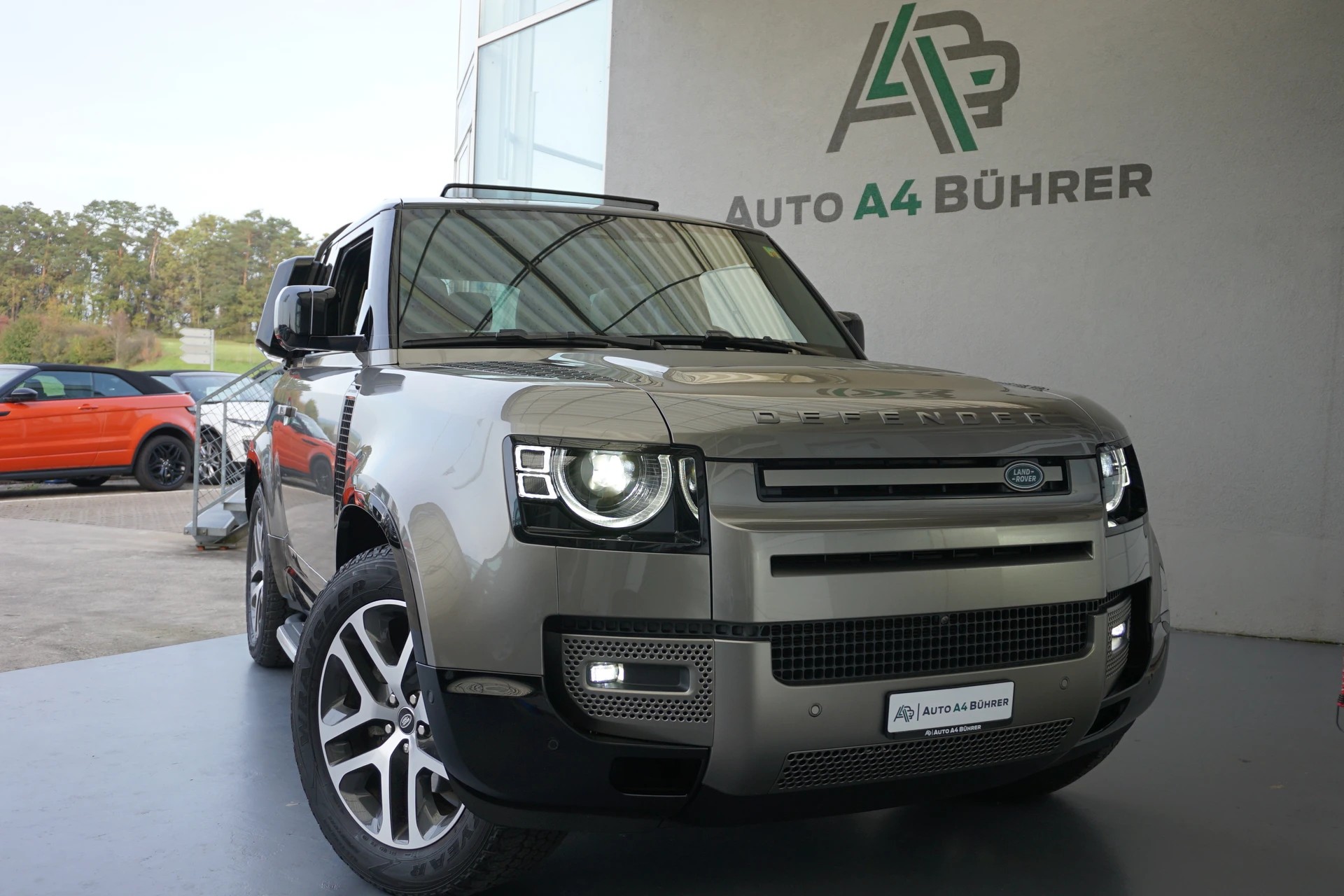 LAND ROVER Defender90 I6 250 X-D SE 250PS 4x4-image-3