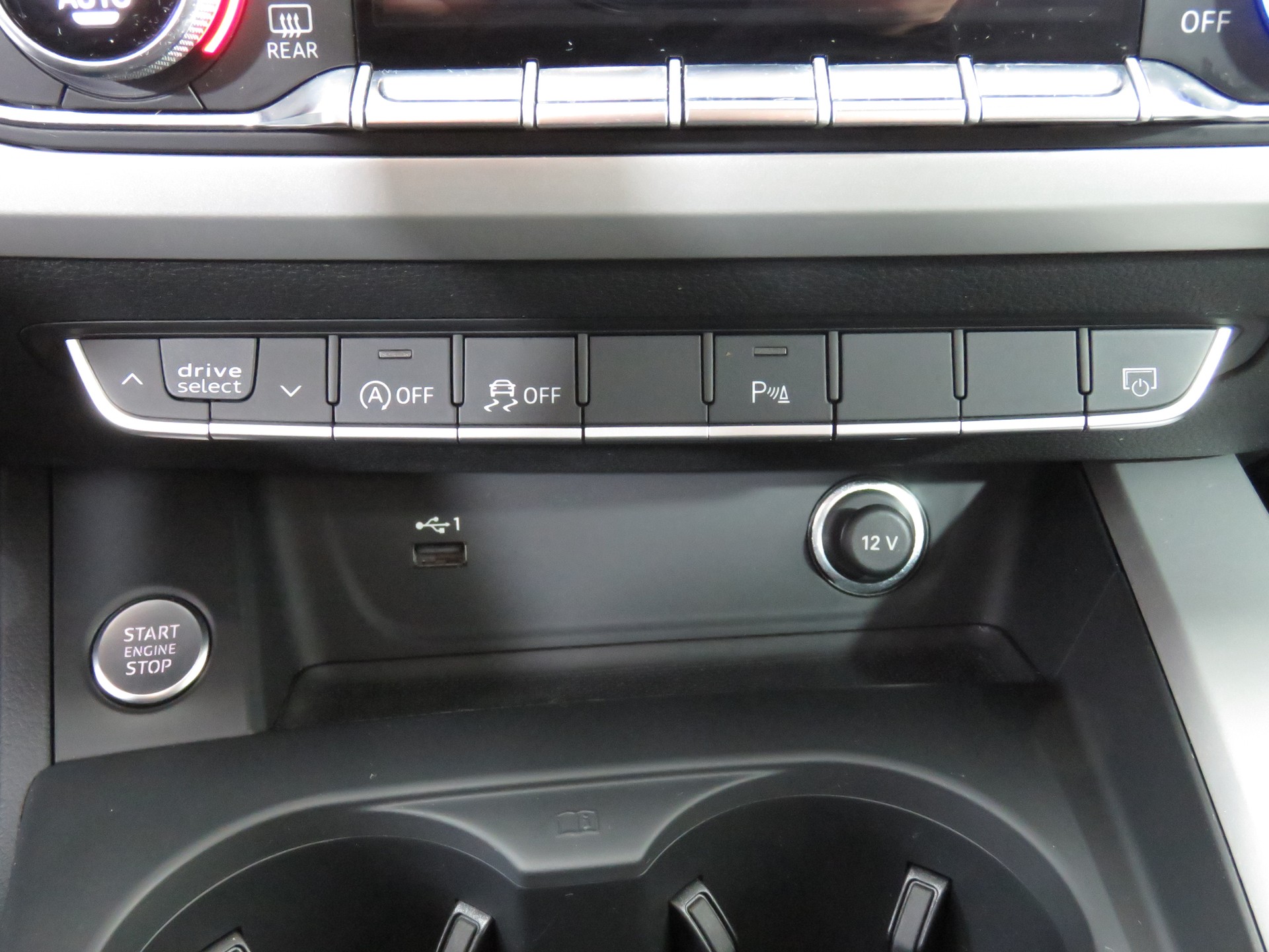 AUDI A4 Avant 40 TDI S line Attraction Quattro S-tronic (Automat)-image-21