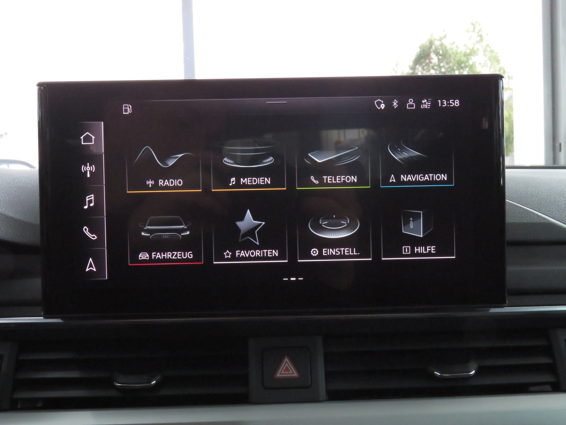 AUDI A4 Avant 40 TDI S line Attraction Quattro S-tronic (Automat)-image-17
