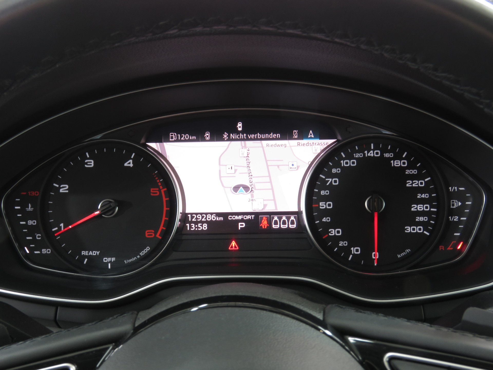 AUDI A4 Avant 40 TDI S line Attraction Quattro S-tronic (Automat)-image-16