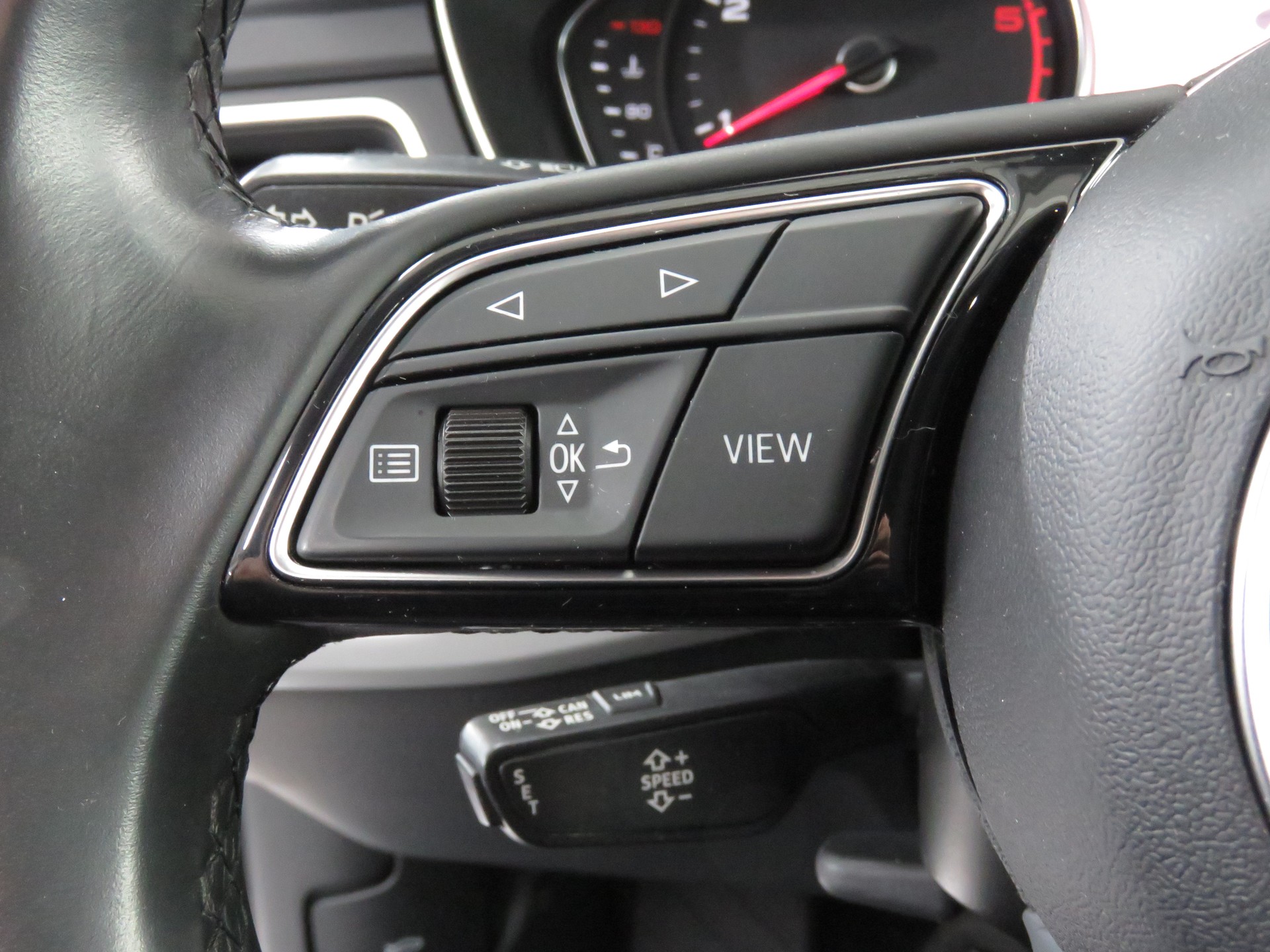 AUDI A4 Avant 40 TDI S line Attraction Quattro S-tronic (Automat)-image-22