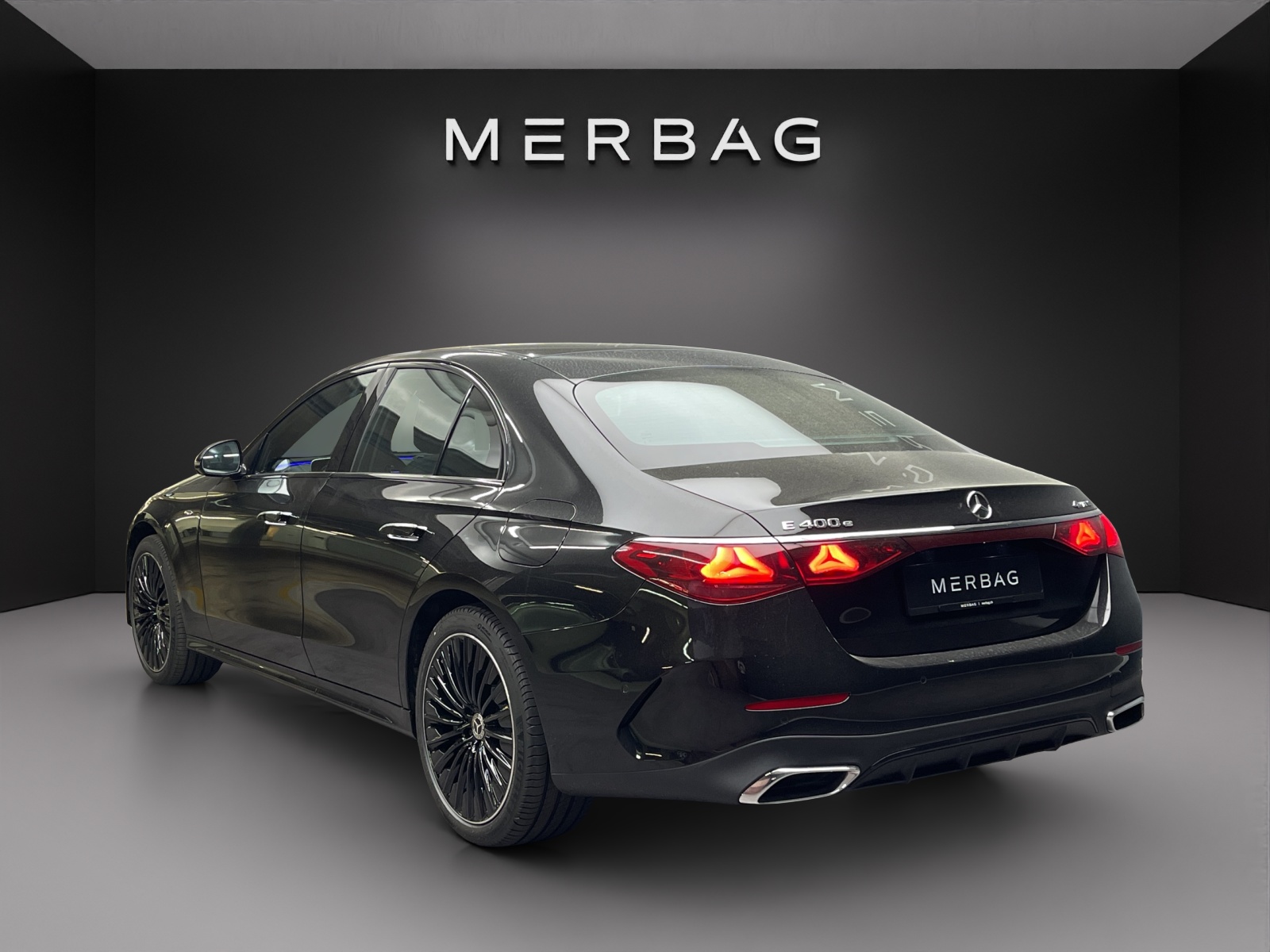 MERCEDES-BENZ E 400 e 4Matic 9G-Tronic-image-3