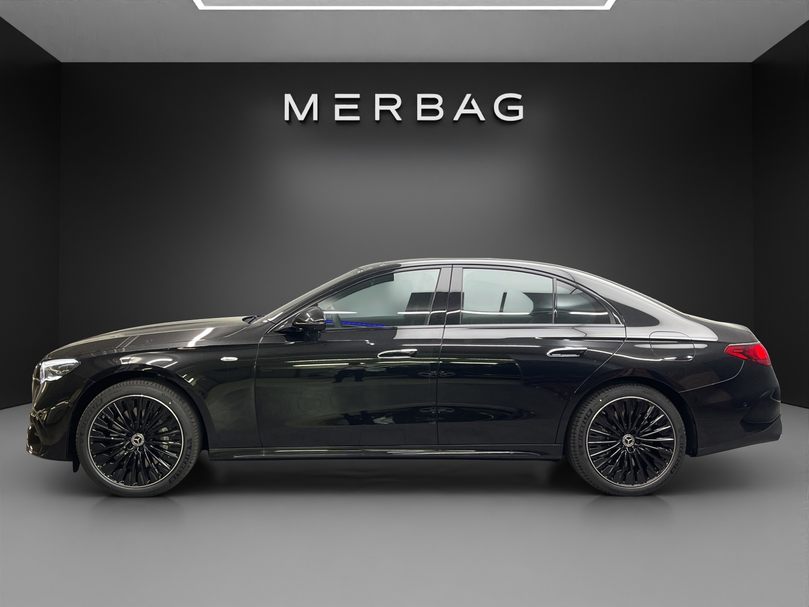 MERCEDES-BENZ E 400 e 4Matic 9G-Tronic-image-2