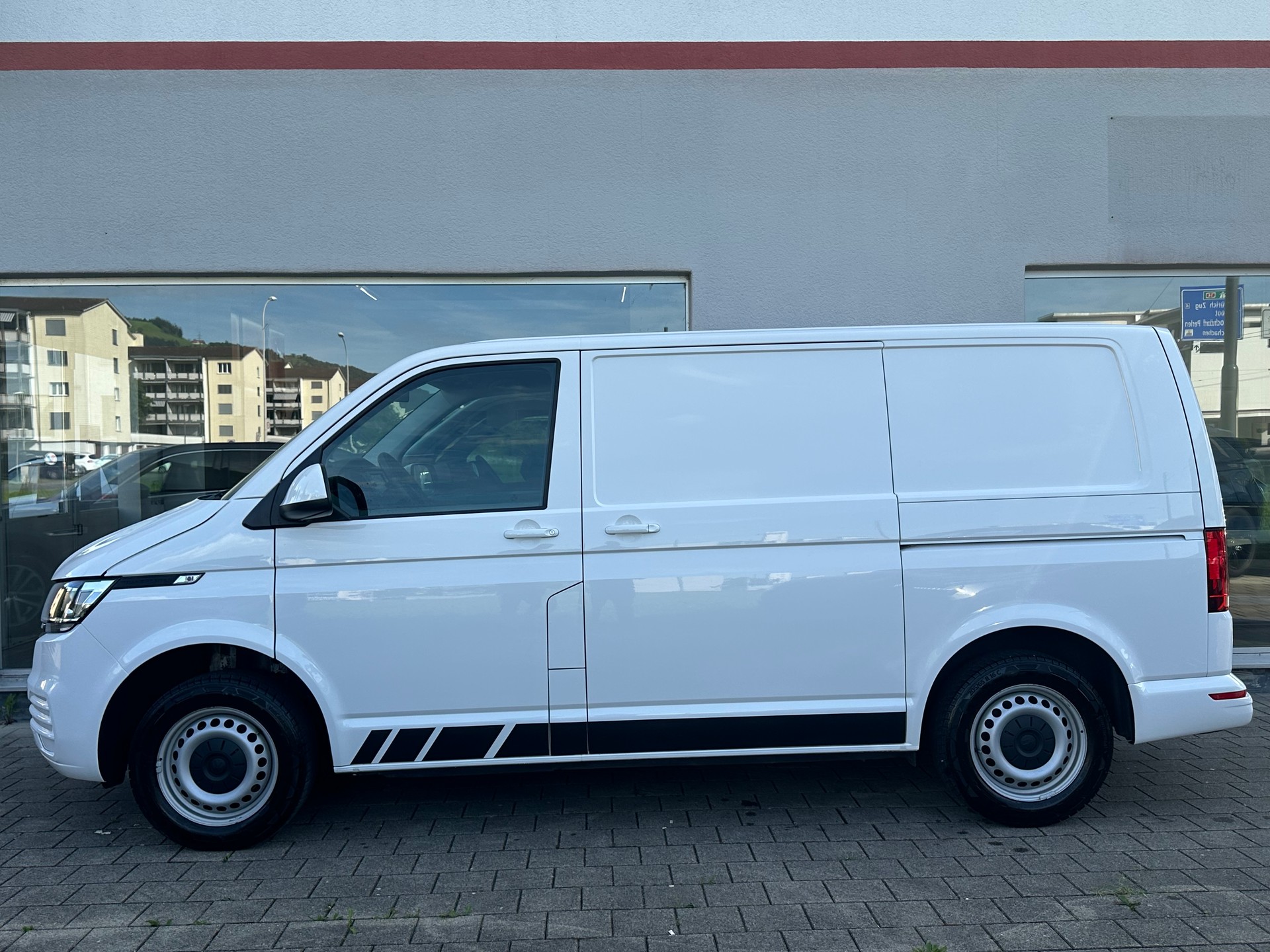 VW T6.1 2.0 TDI-image-2