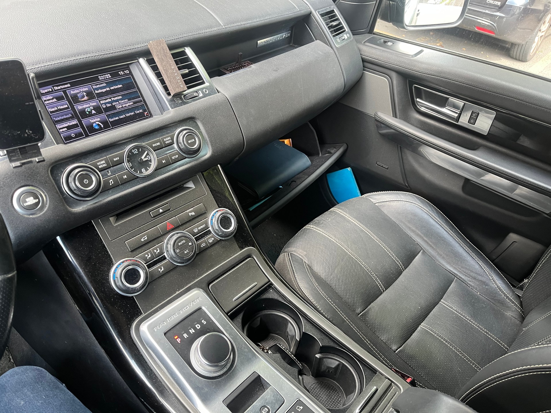 LAND ROVER Range Rover Sport 3.0 TDV6 HSE Automatic-image-13
