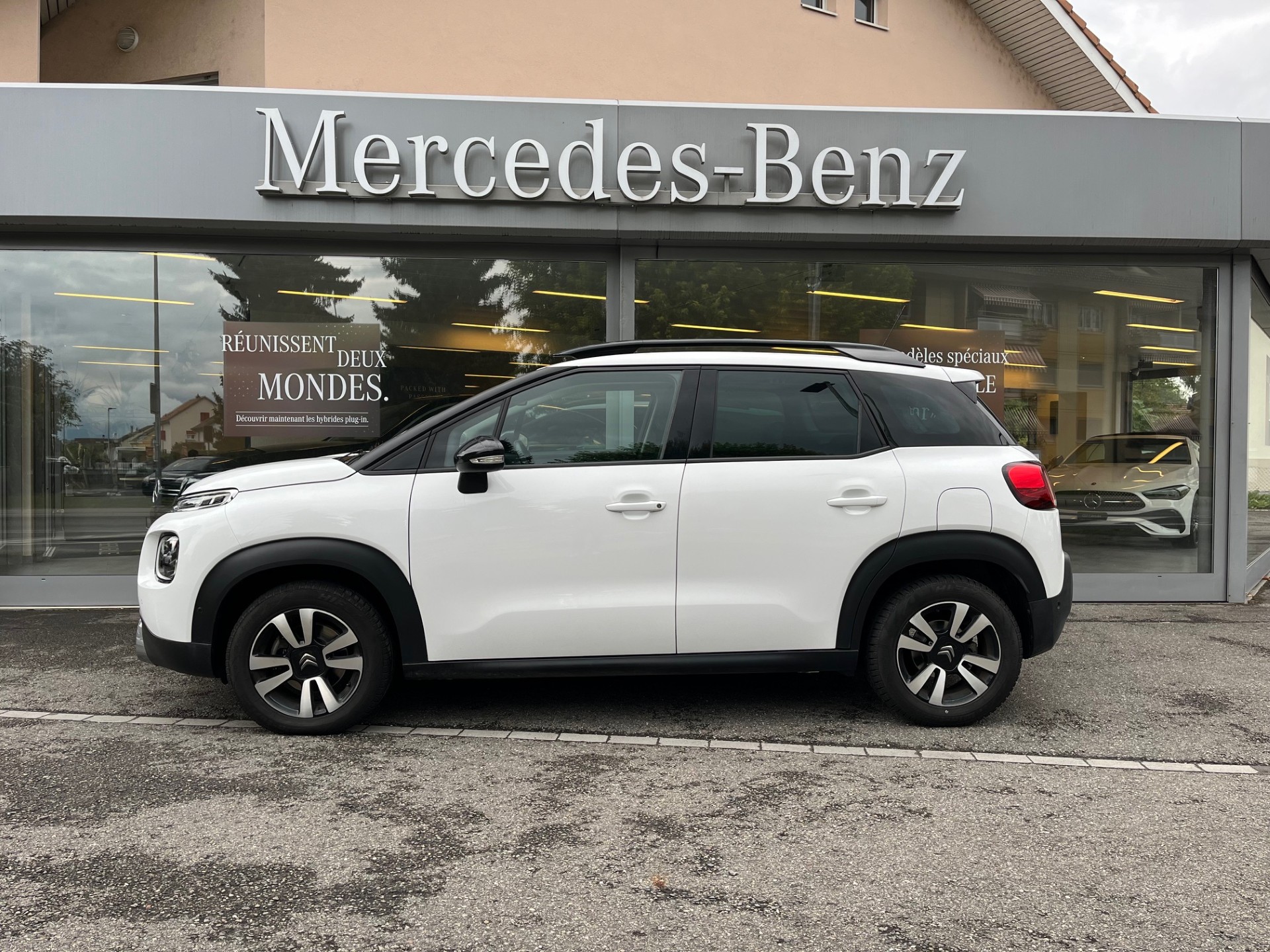 CITROEN C3 Aircross 1.2i Shine-image-1