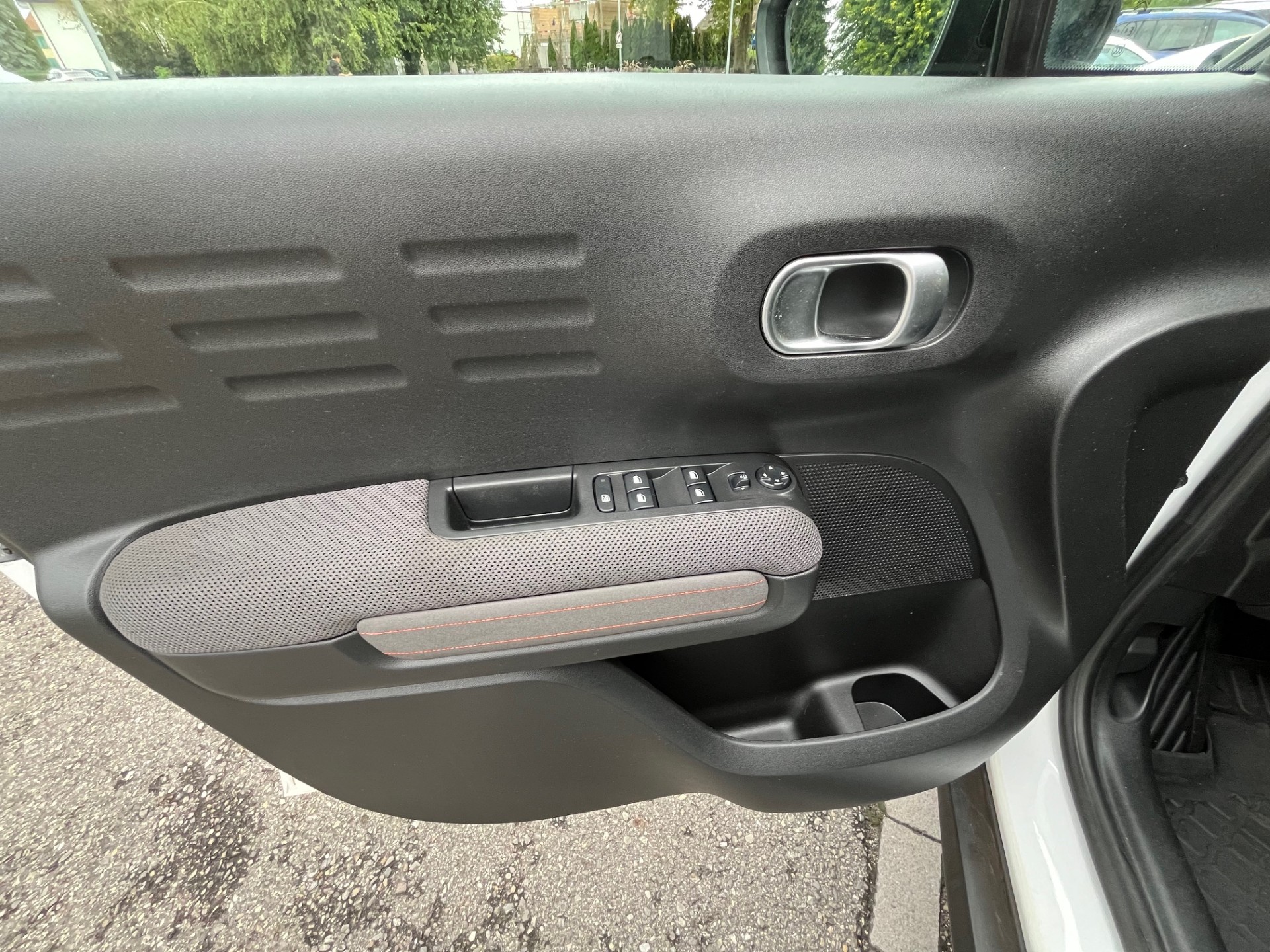 CITROEN C3 Aircross 1.2i Shine-image-13