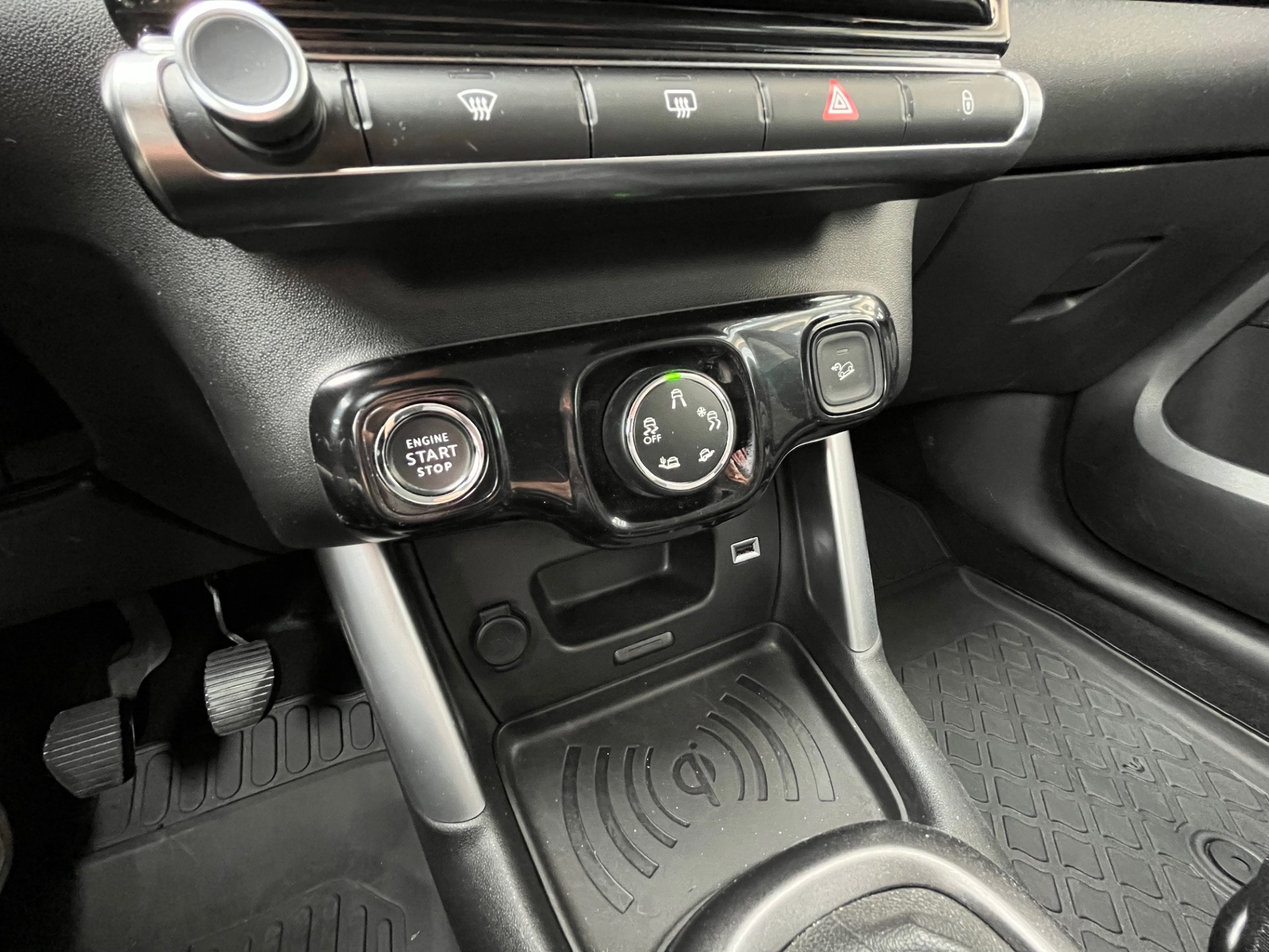 CITROEN C3 Aircross 1.2i Shine-image-18
