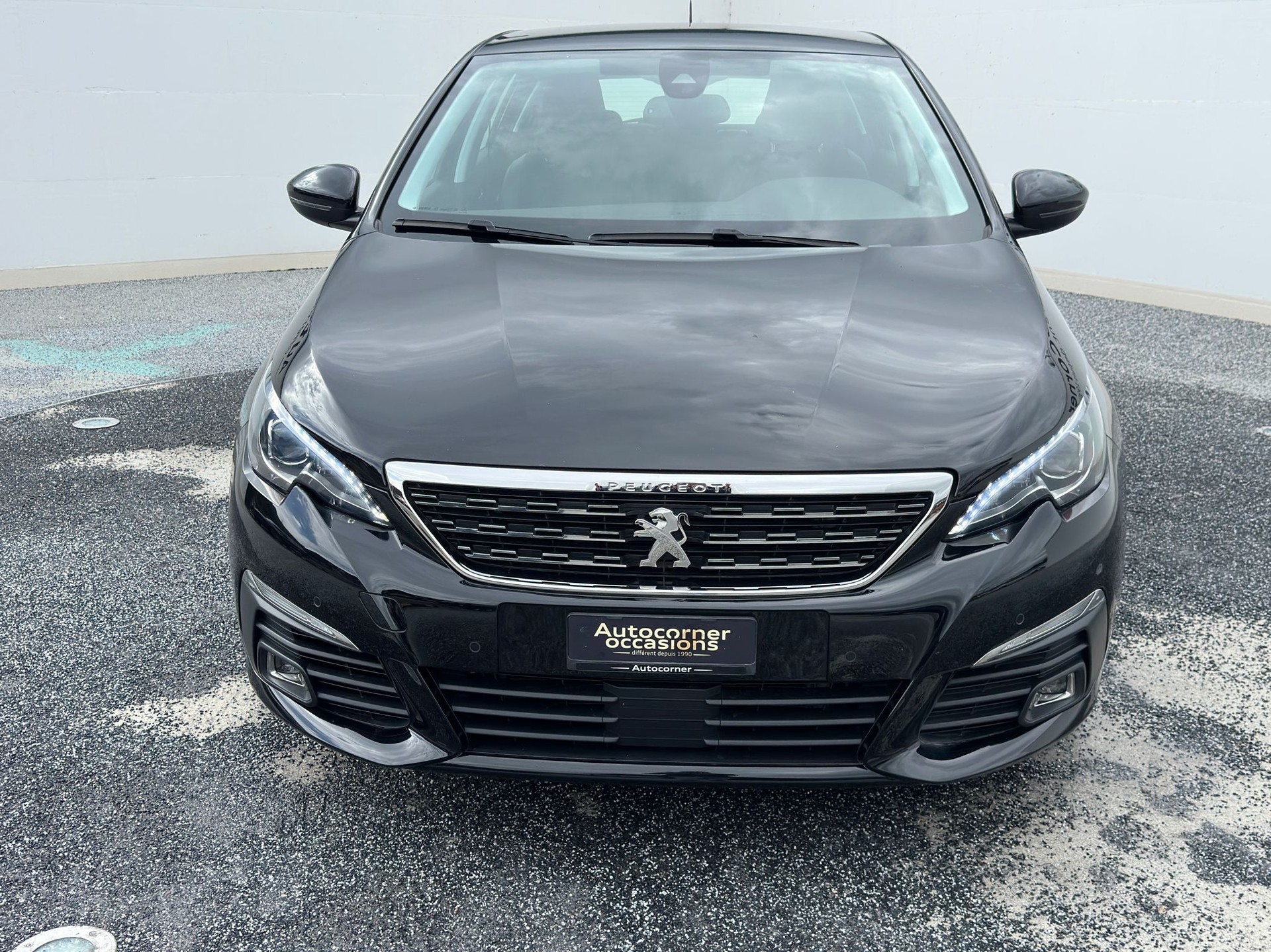 PEUGEOT 308 1.2 Pure Tech Allure-image-1
