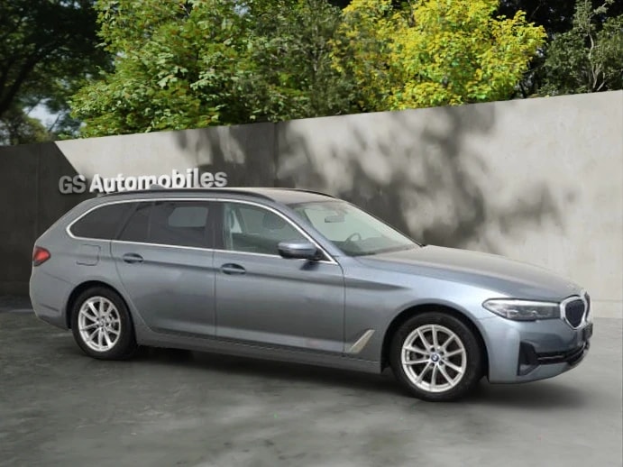 BMW 520d xDrive 48V Touring Steptronic-image-2