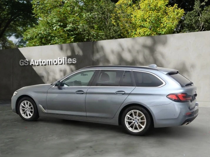 BMW 520d xDrive 48V Touring Steptronic-image-1