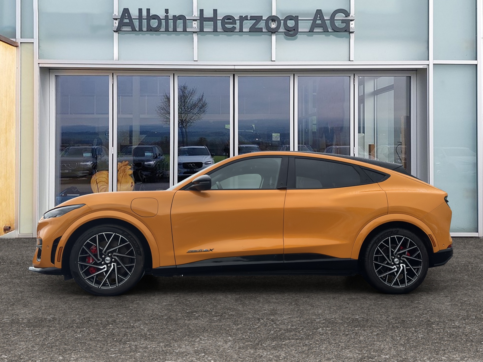 FORD Mustang Mach-E Extended GT AWD-image-1