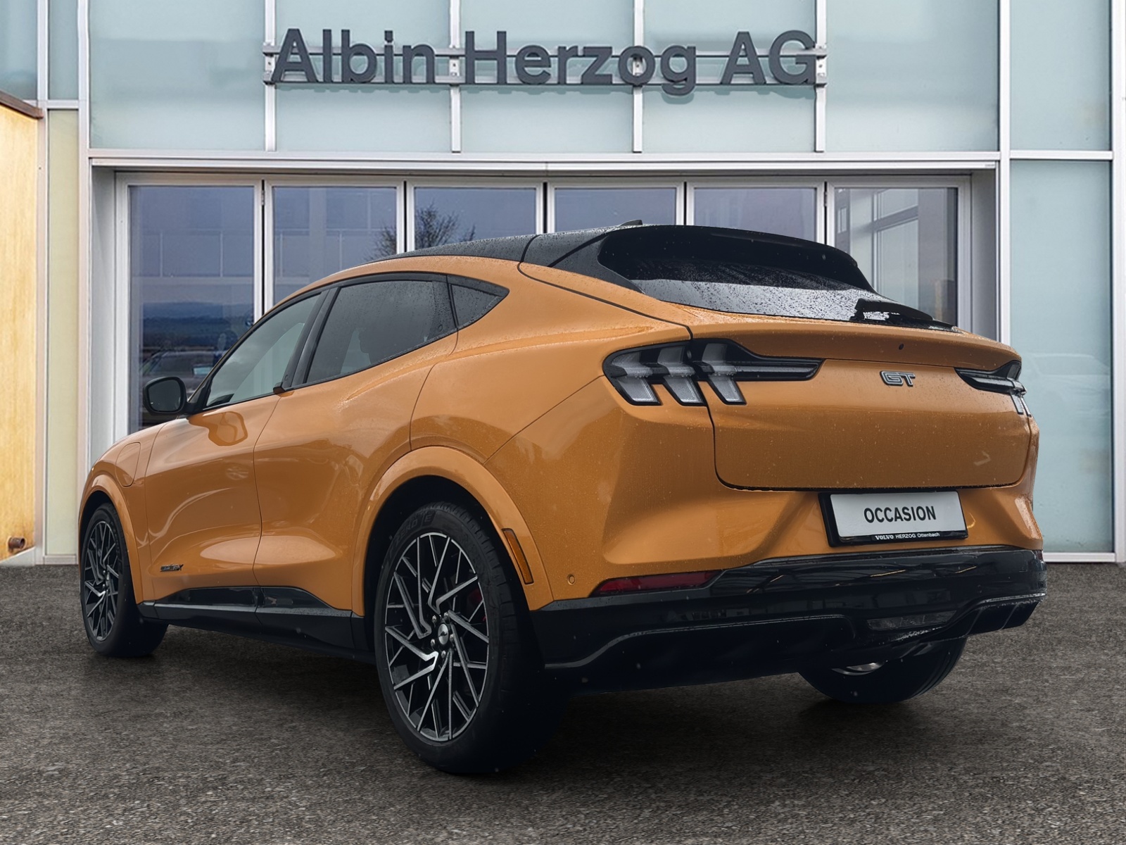 FORD Mustang Mach-E Extended GT AWD-image-2