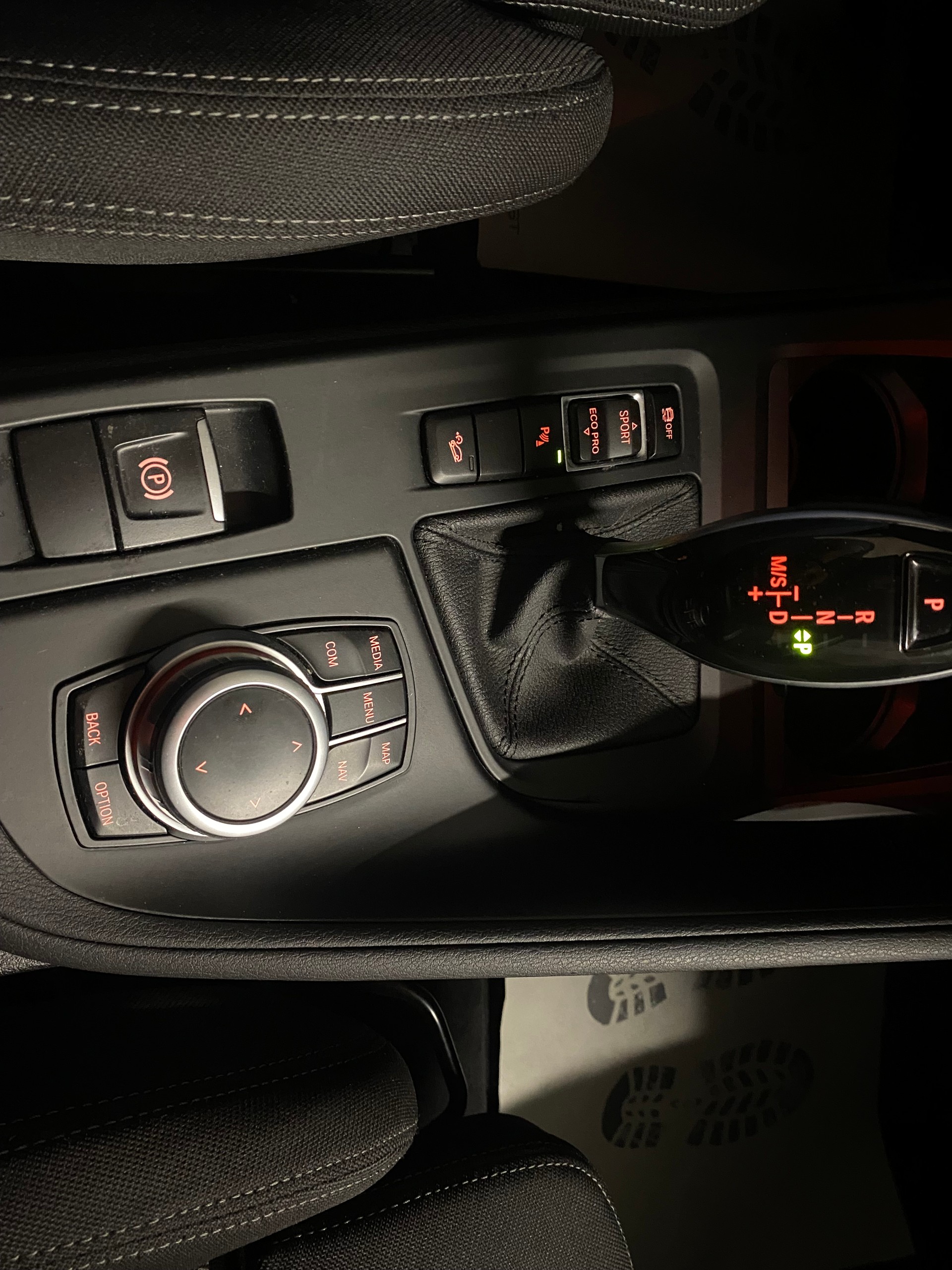 BMW X1 xDrive 18d Steptronic-image-15