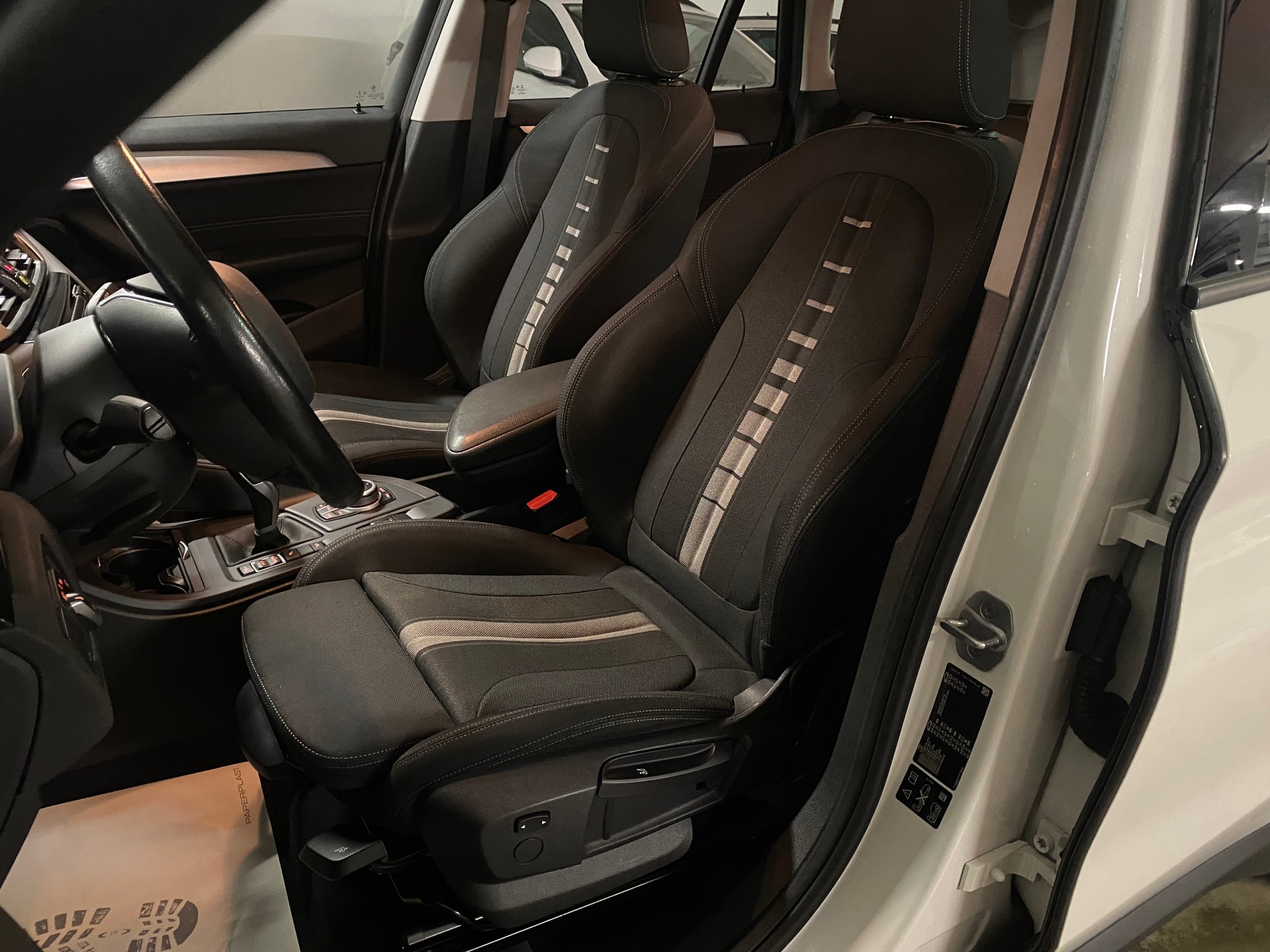 BMW X1 xDrive 18d Steptronic-image-9