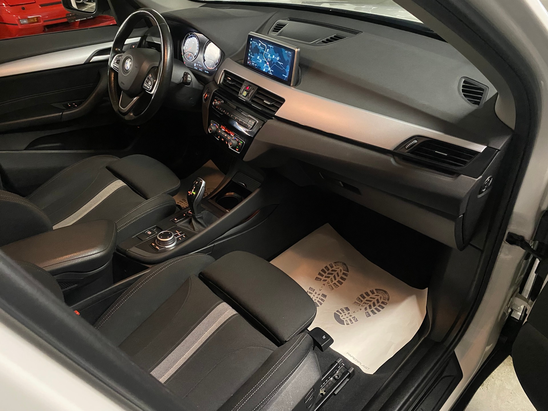 BMW X1 xDrive 18d Steptronic-image-8
