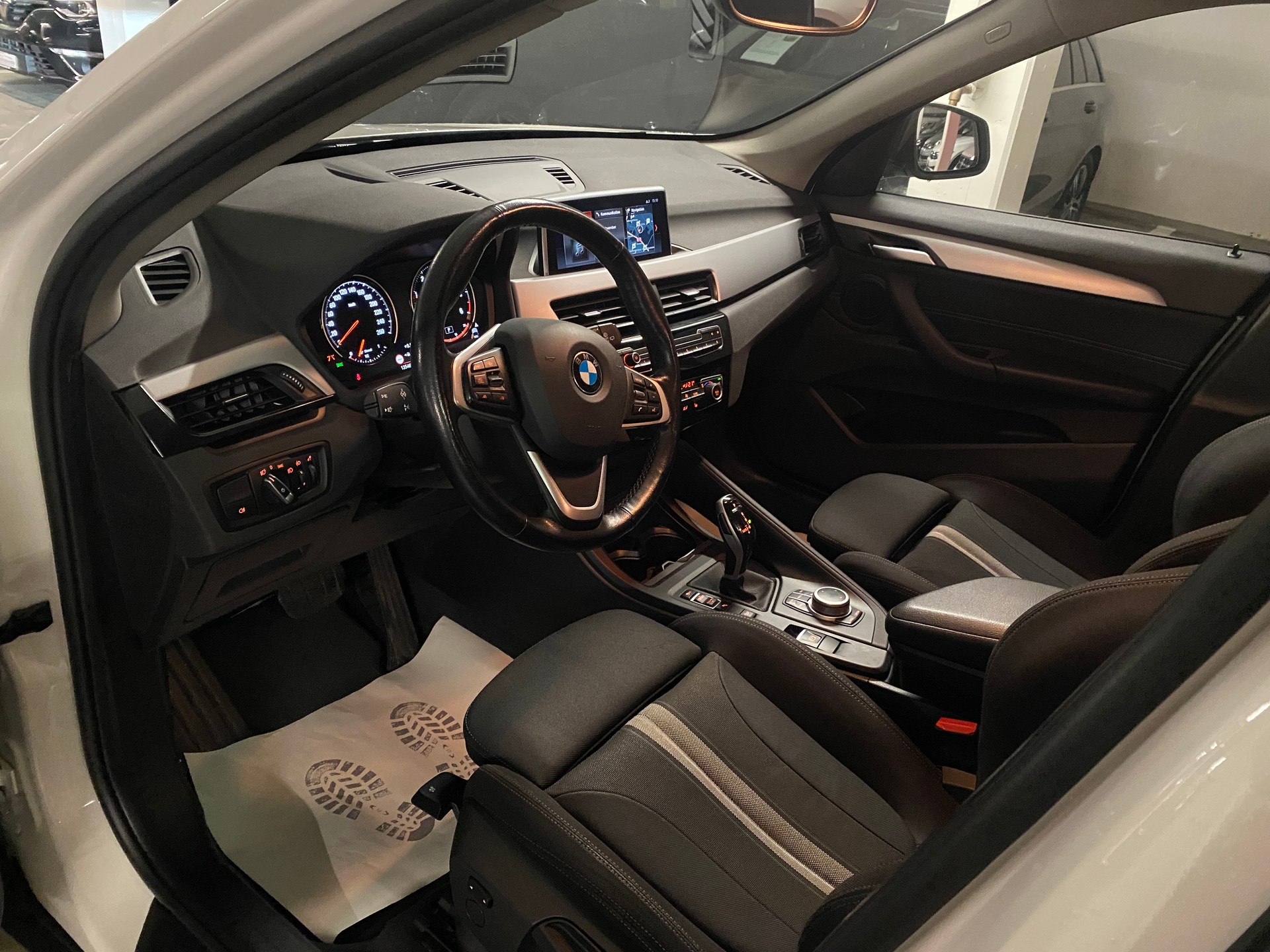 BMW X1 xDrive 18d Steptronic-image-7