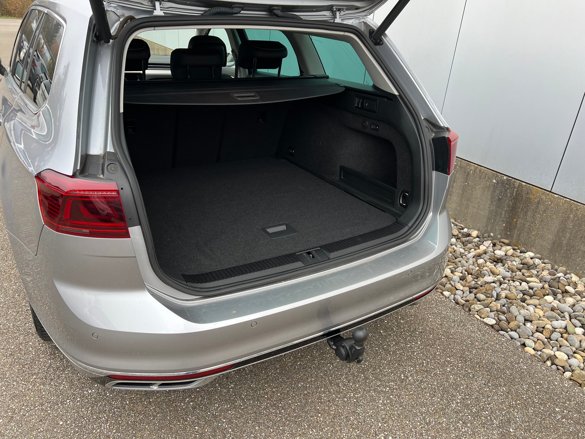 VW Passat 2.0 TDI BMT Business 4Motion DSG-image-15
