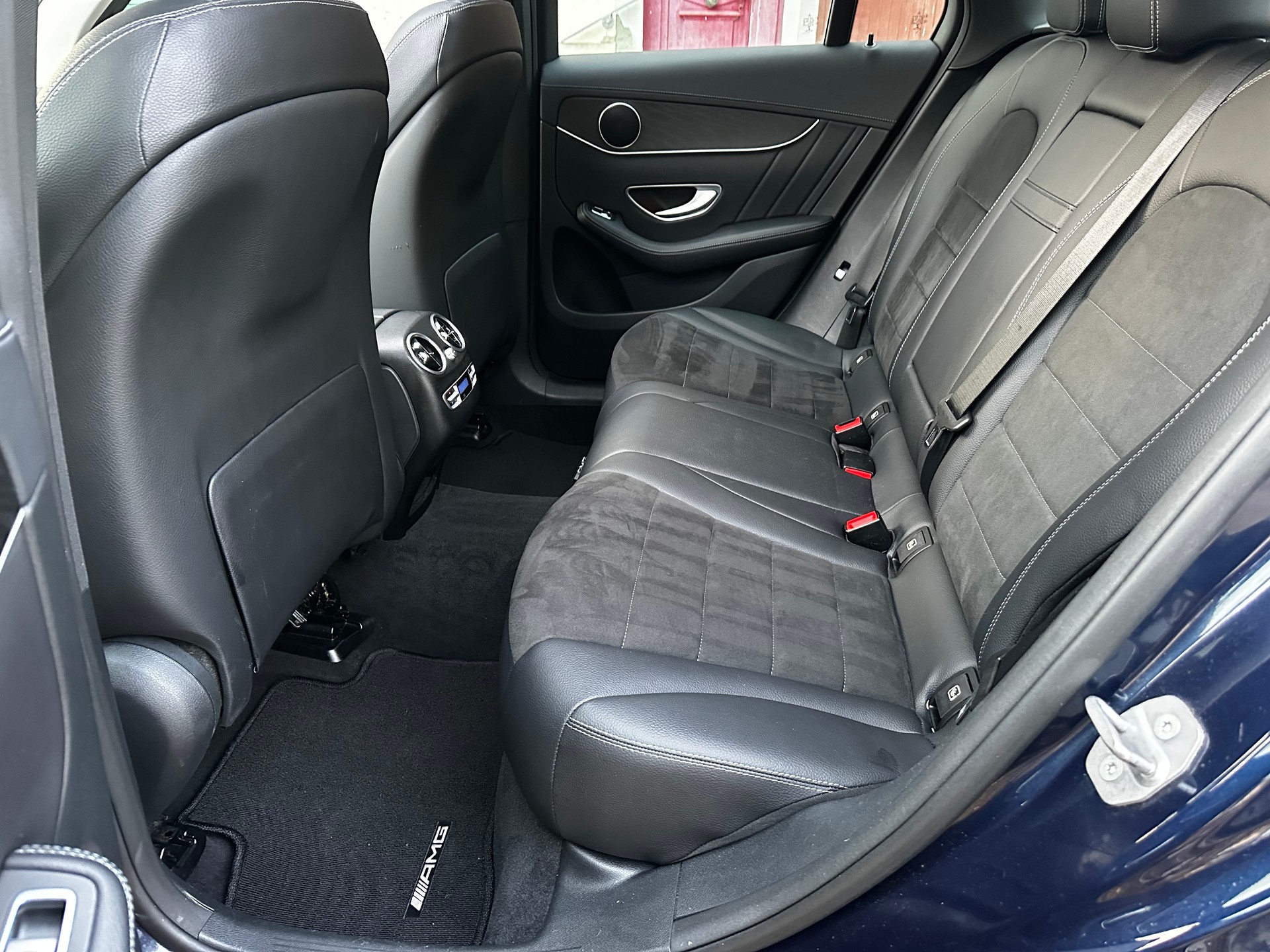MERCEDES-BENZ GLC 250 d AMG Line 4Matic 9G-Tronic-image-6