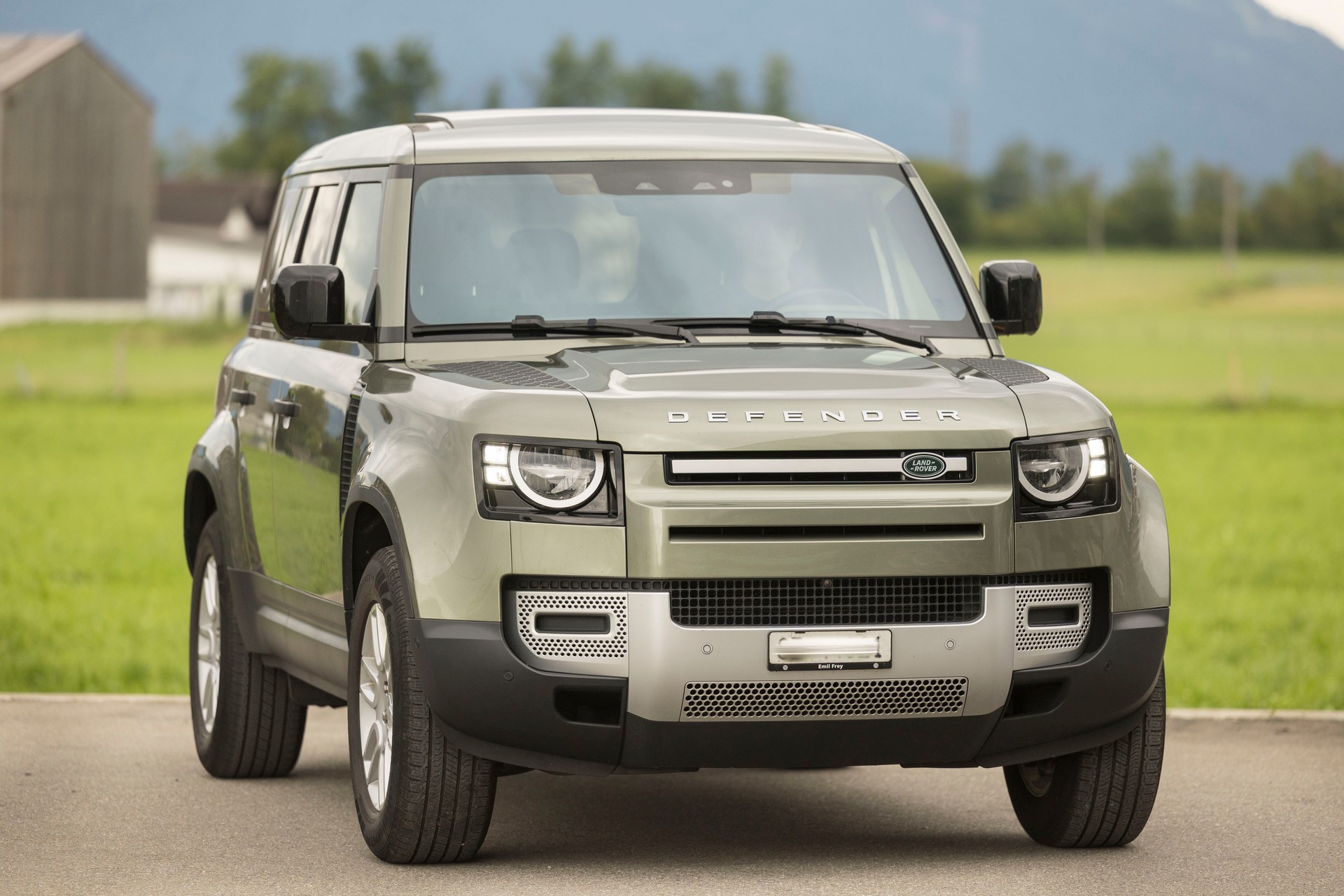 LAND ROVER Defender 110 D200 SD4 S AT8-image-1