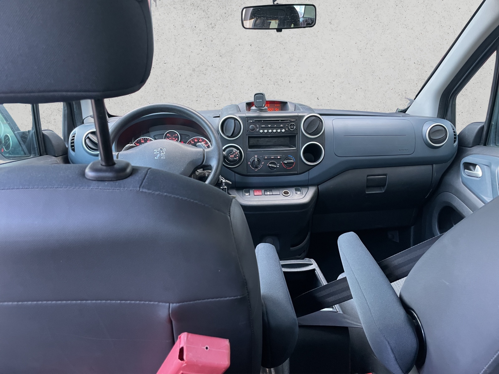 PEUGEOT Partner Tepee 1.6 e-HDI 92 Trendy EGS-image-12