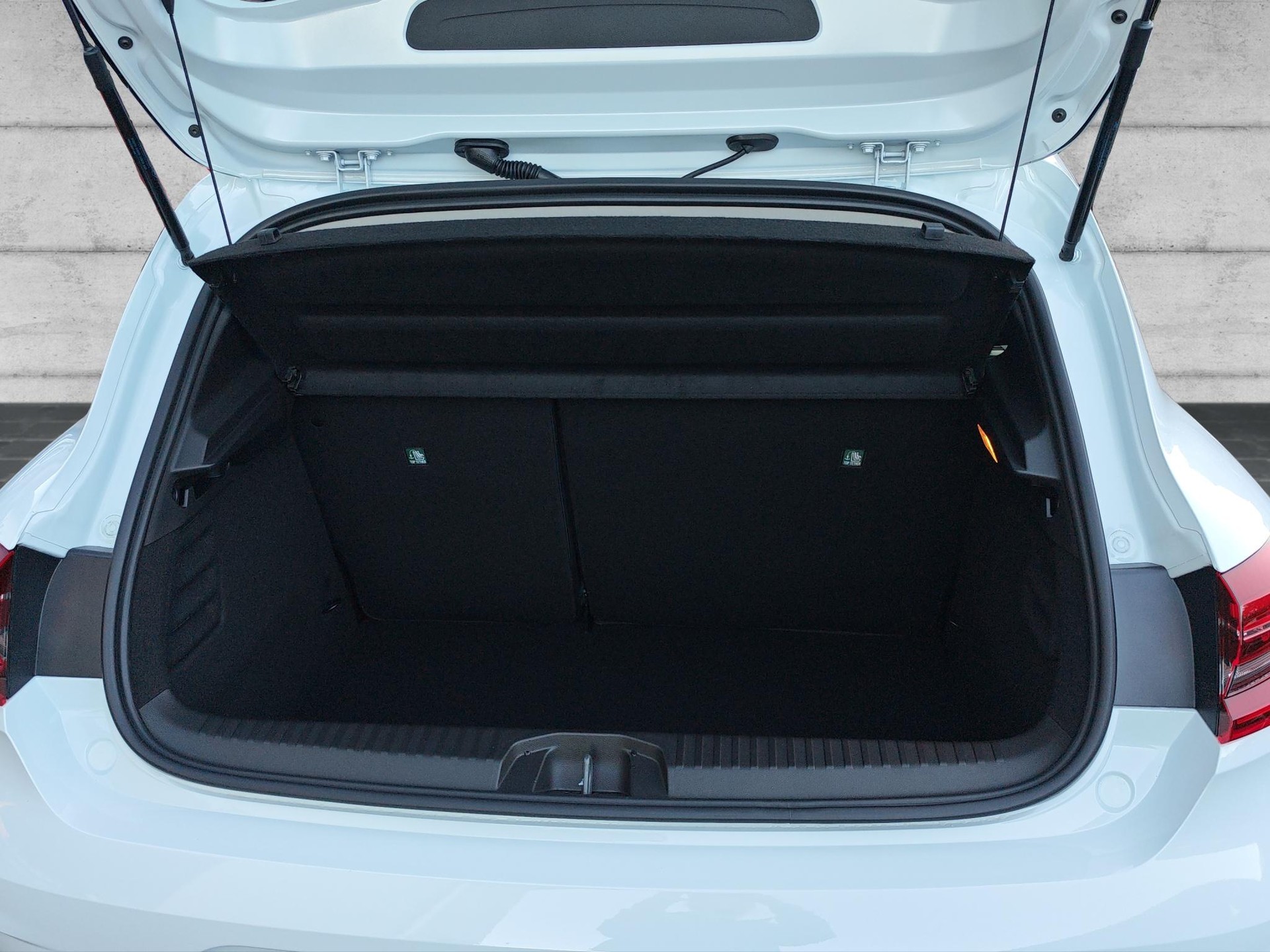 MITSUBISHI Colt 1.6 HEV Invite-image-8