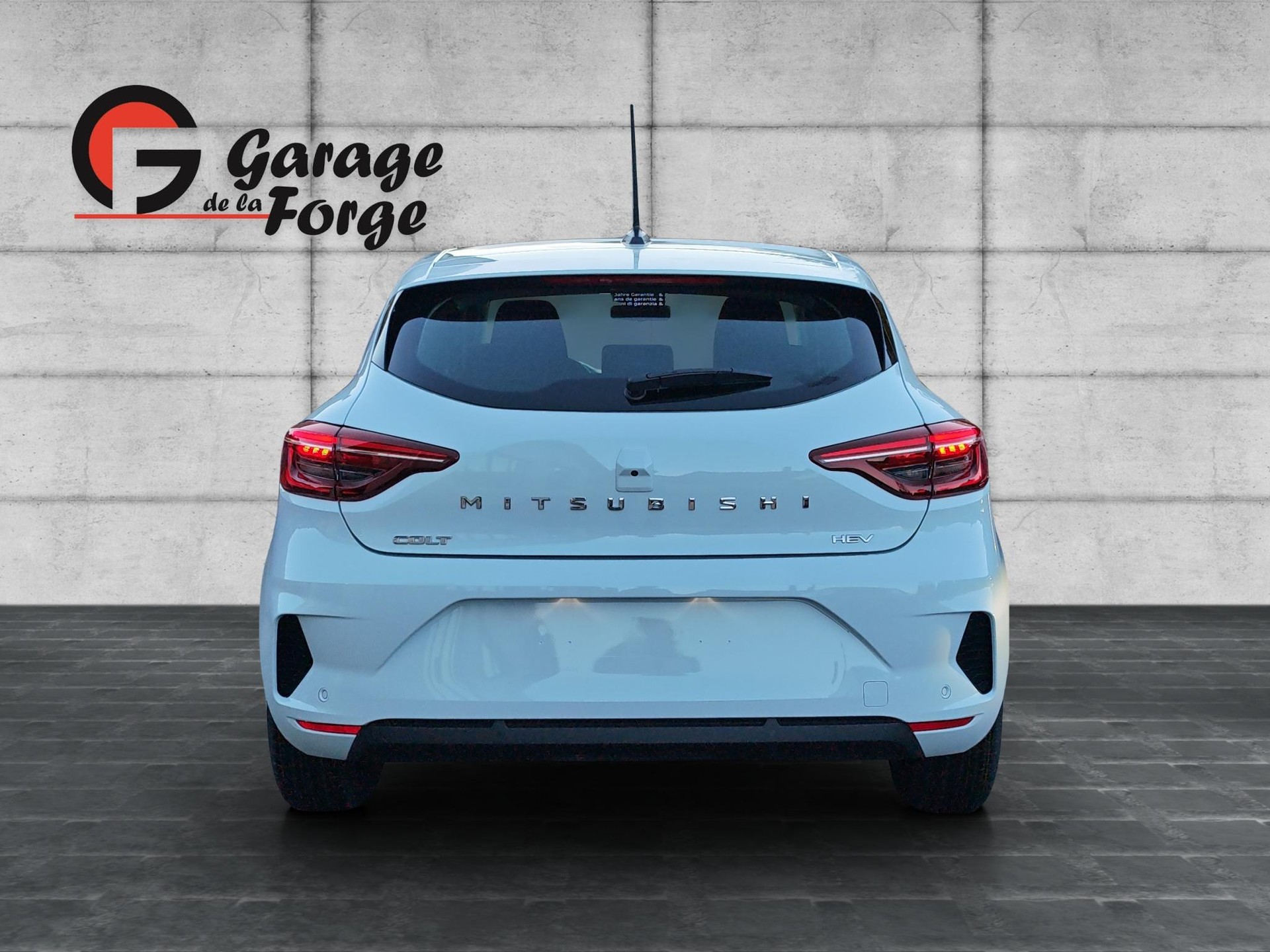 MITSUBISHI Colt 1.6 HEV Invite-image-9