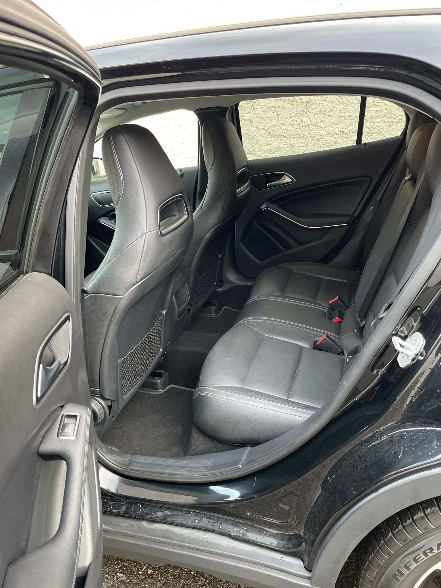 MERCEDES-BENZ GLA 200 CDI Swiss Star Edition 4Matic 7G-DCT-image-10