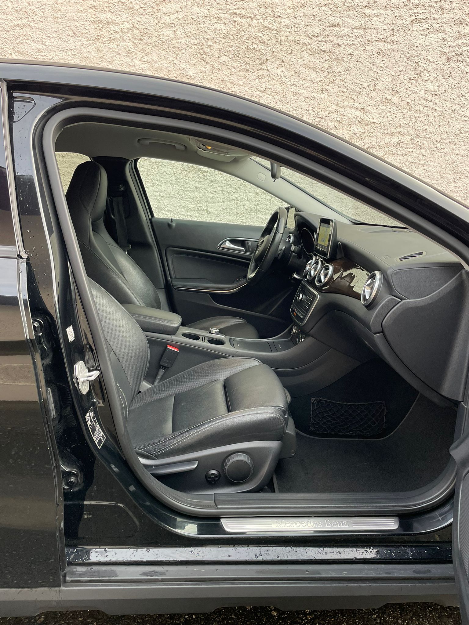 MERCEDES-BENZ GLA 200 CDI Swiss Star Edition 4Matic 7G-DCT-image-11