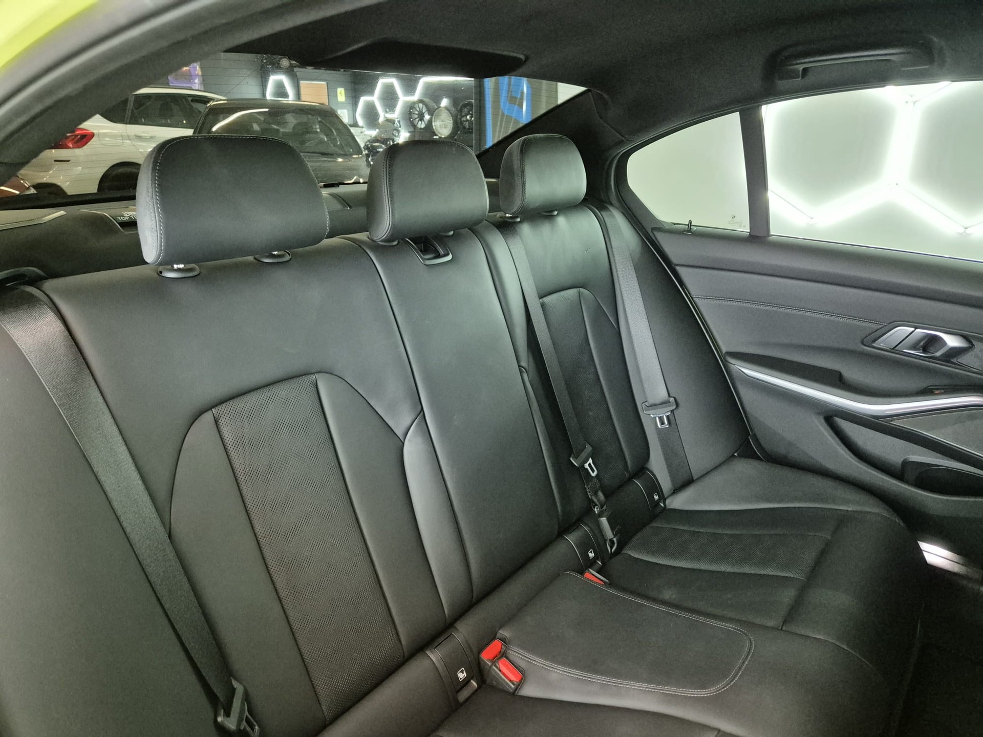 BMW M3 Competition M xDrive-image-19