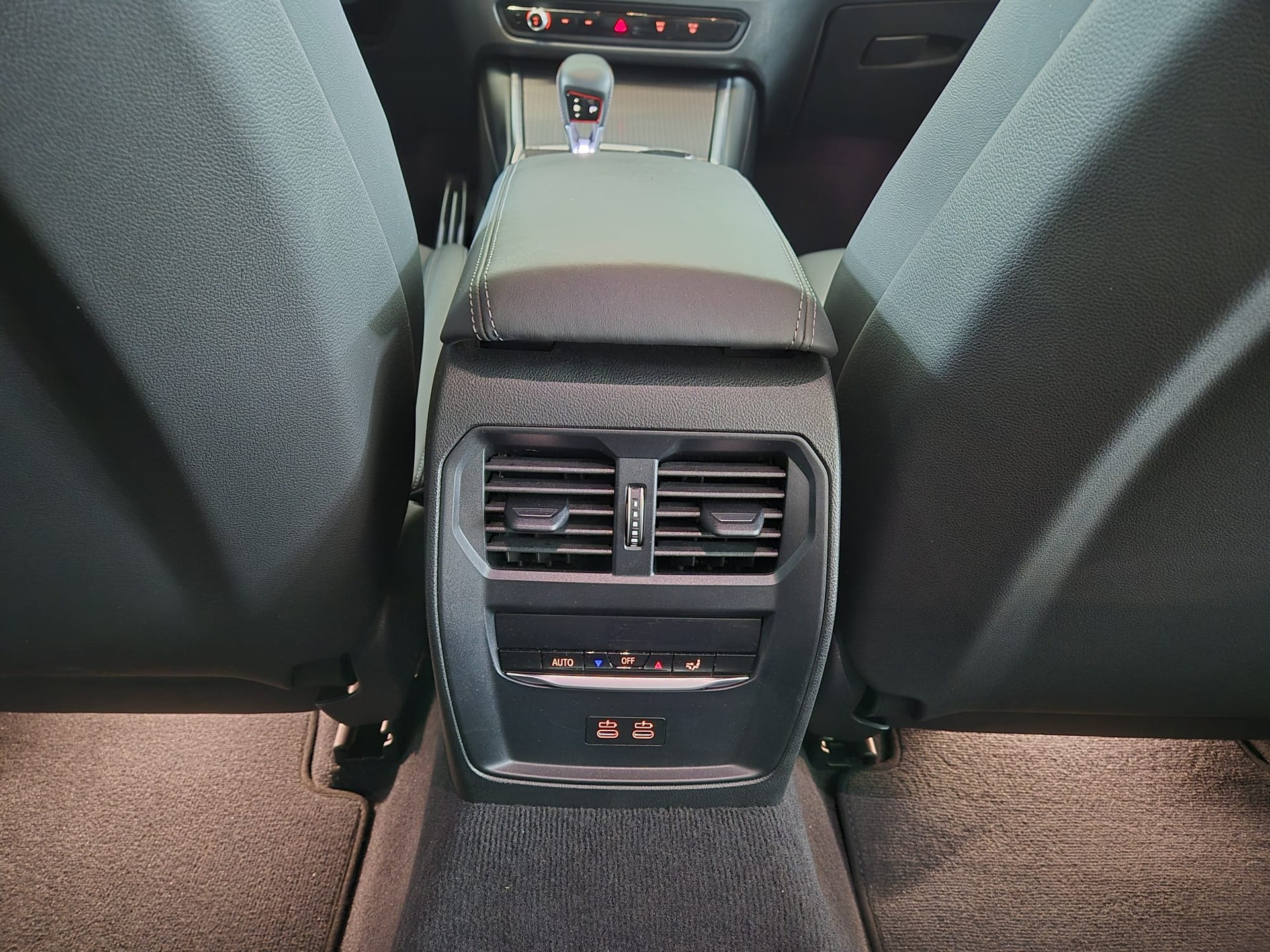 BMW M3 Competition M xDrive-image-17