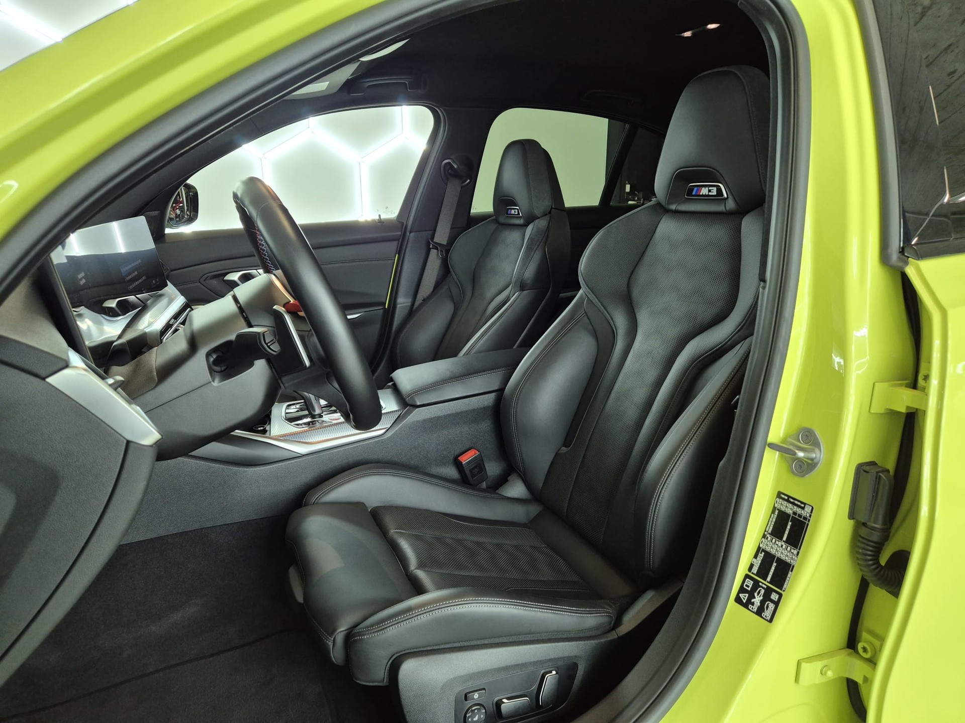 BMW M3 Competition M xDrive-image-12
