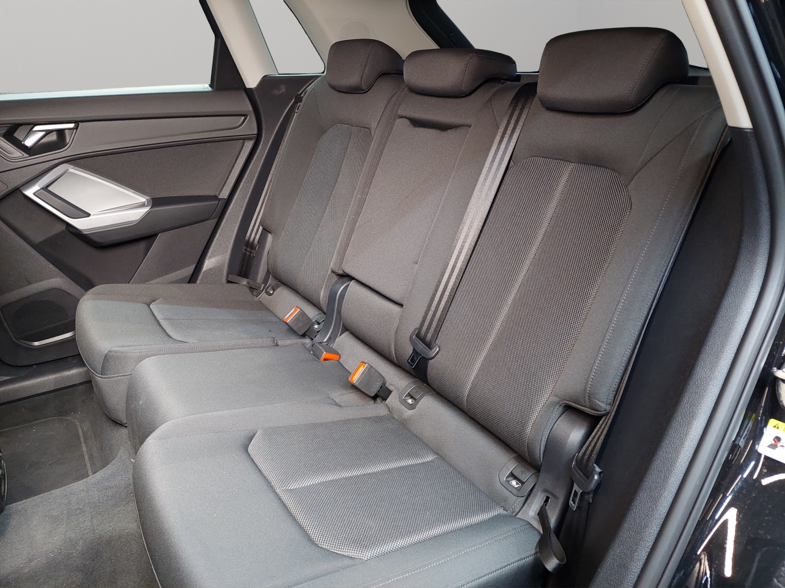 AUDI Q3 35 TDI S line quattro S-tronic-image-7