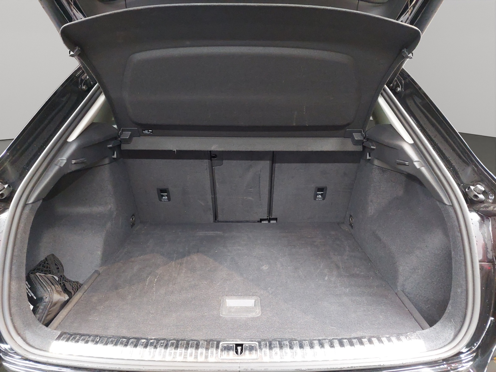 AUDI Q3 35 TDI S line quattro S-tronic-image-10