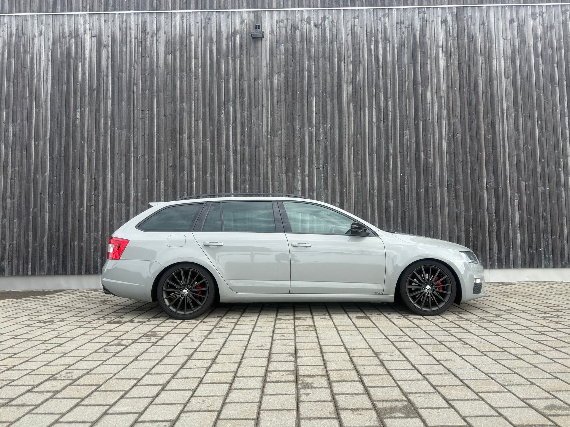 SKODA Octavia Combi 2.0 TDI RS 4x4 DSG-image-2