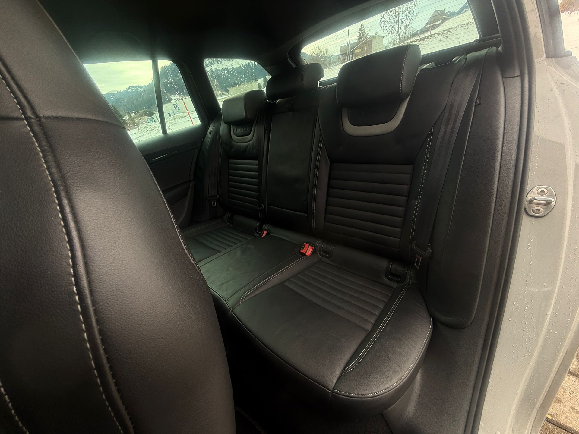 SKODA Octavia Combi 2.0 TDI RS 4x4 DSG-image-13