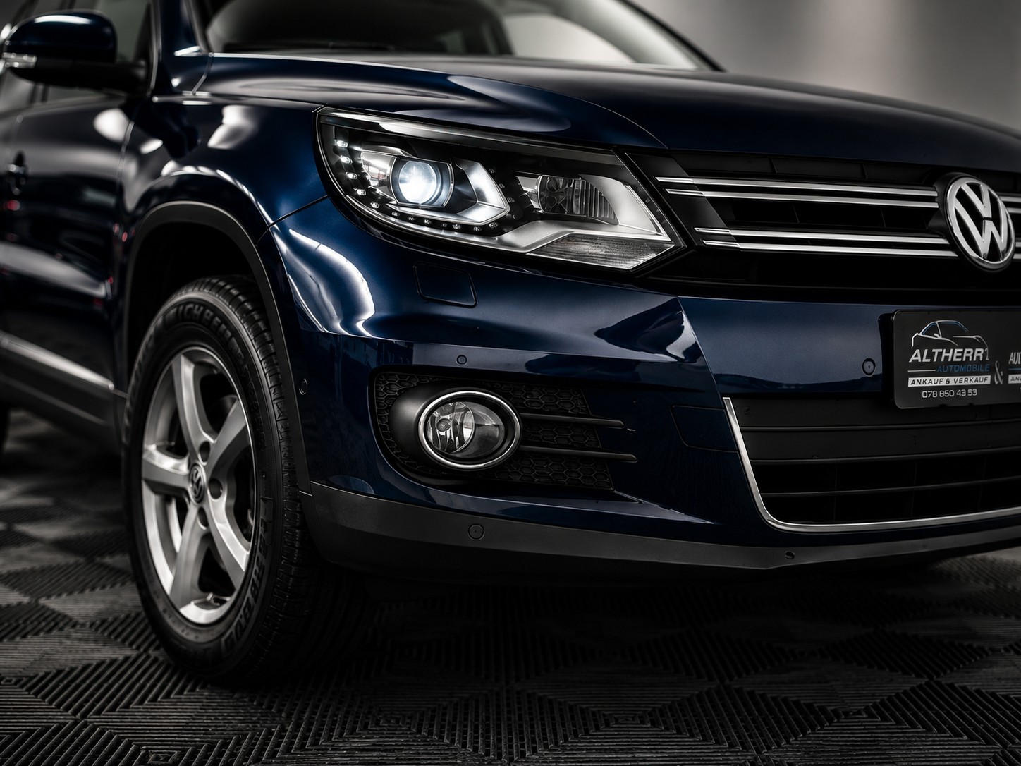 VW Tiguan 2.0 TSI Sport&Style 4Motion DSG-showroom-element-3