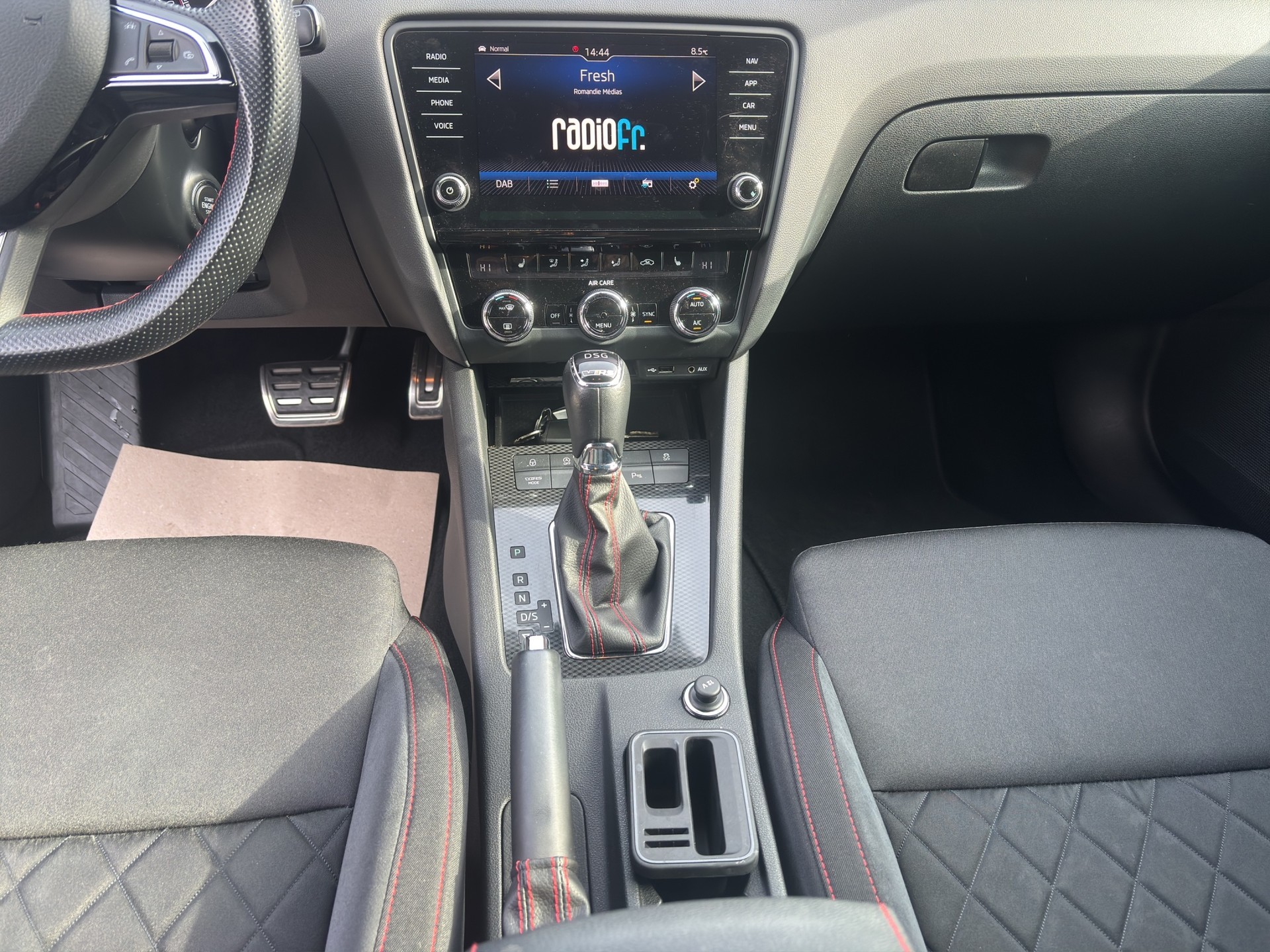 SKODA Octavia Combi 2.0 TSI RS DSG-image-12
