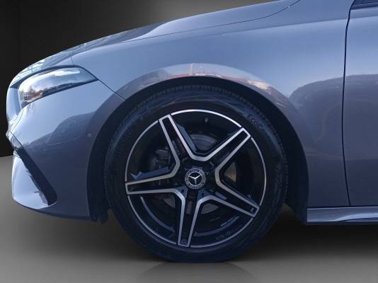 MERCEDES-BENZ A 180-image-5