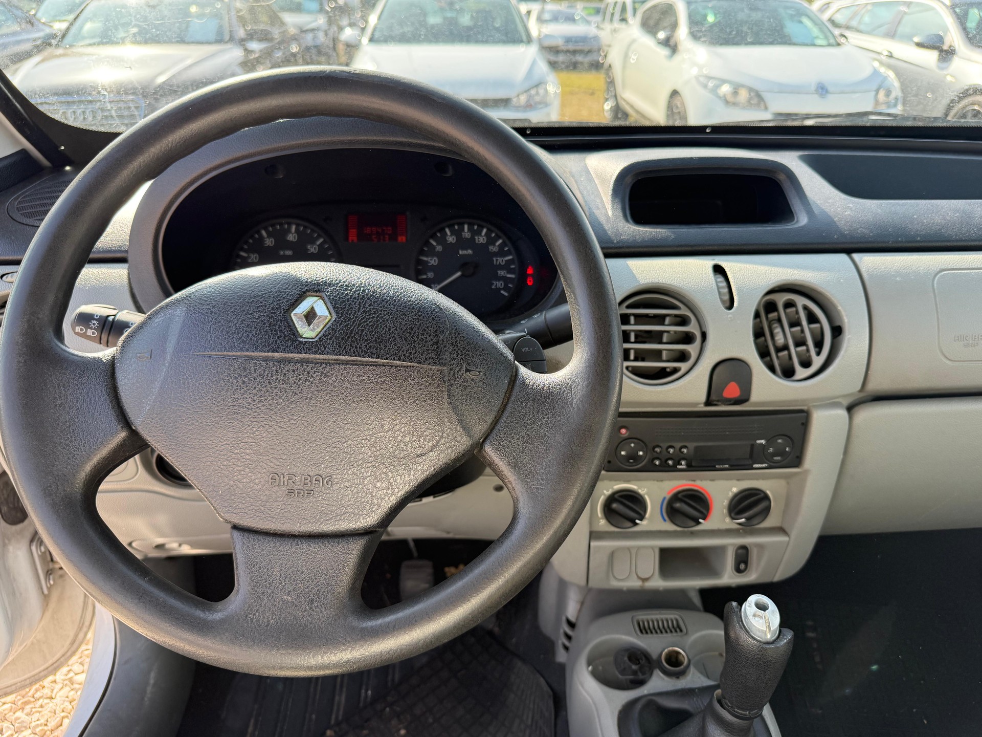 RENAULT Kangoo 1.5 dCi-image-10