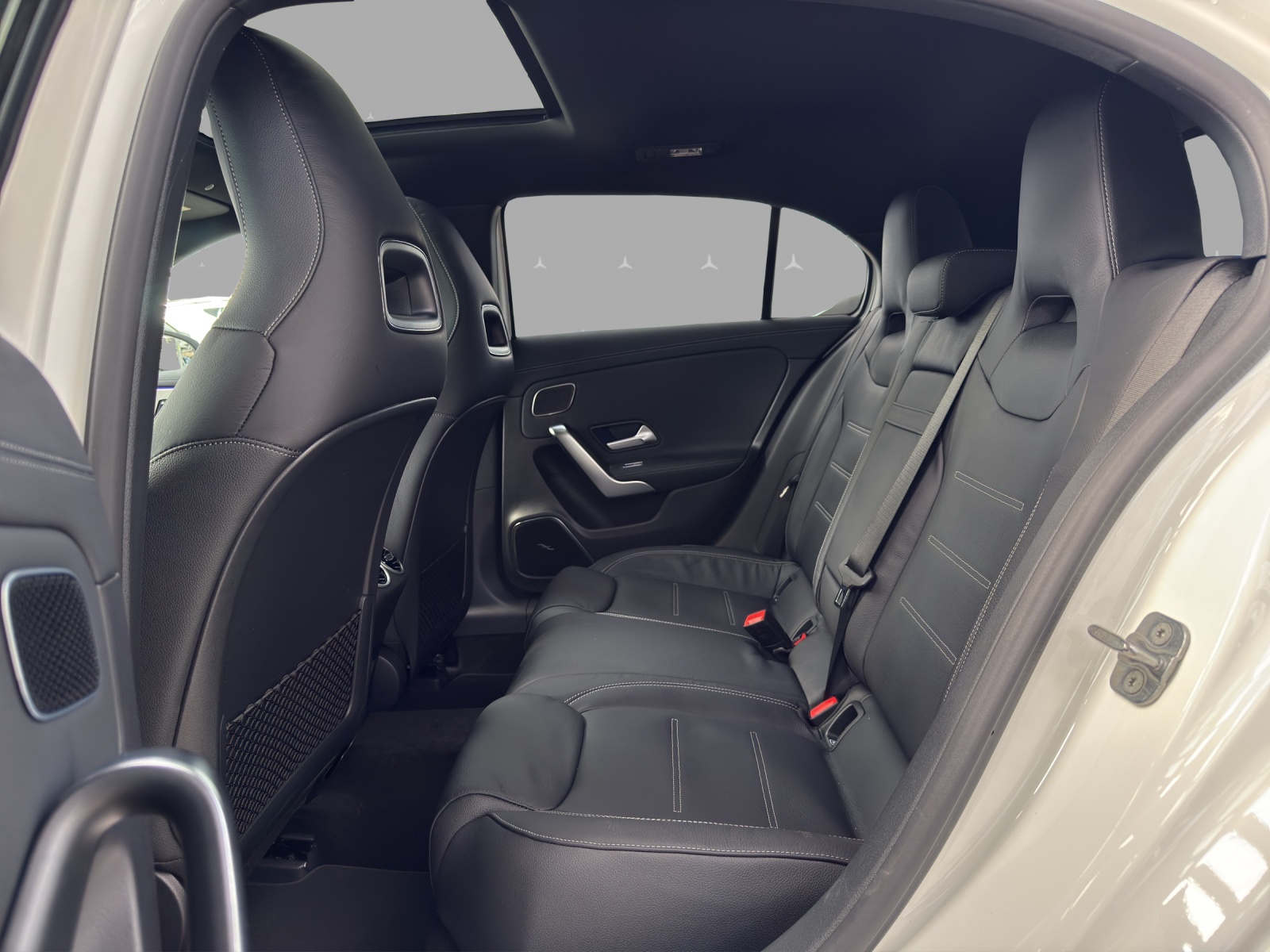 MERCEDES-BENZ A 220 4Matic 8G-DCT-image-14