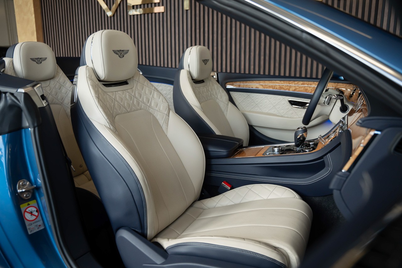 BENTLEY Continental GTC 6.0 W12-image-17